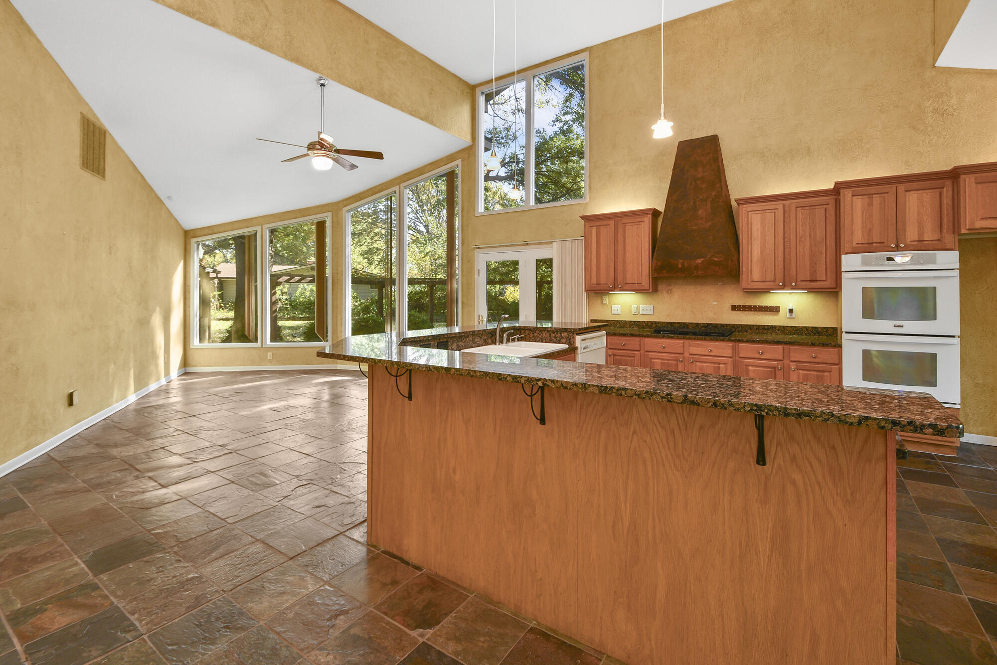 2446 South Sheridan Property Photo 17