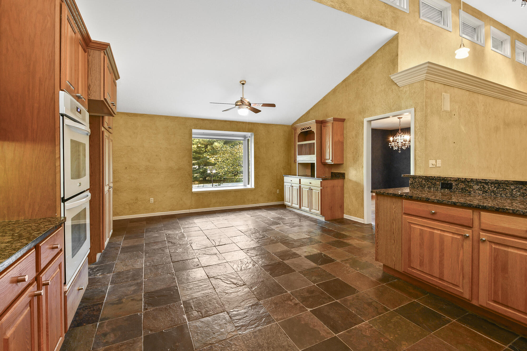 2446 South Sheridan Property Photo 19