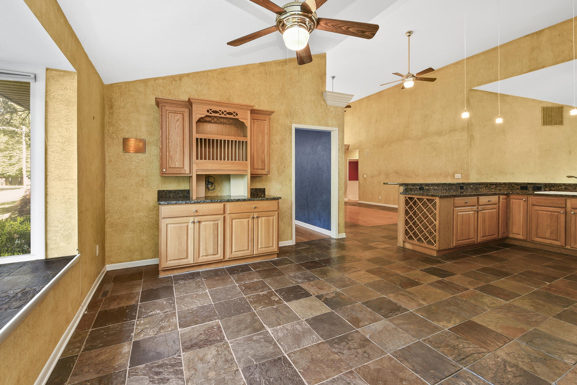 2446 South Sheridan Property Photo 21