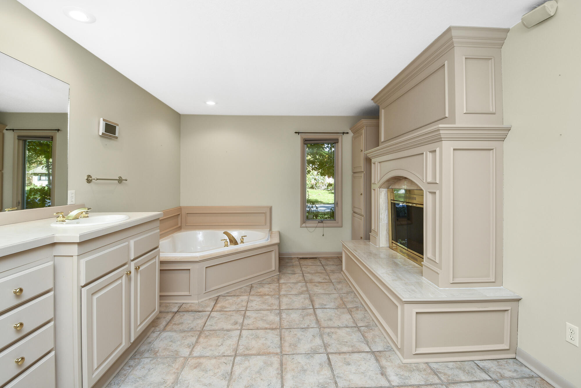 2446 South Sheridan Property Photo 39