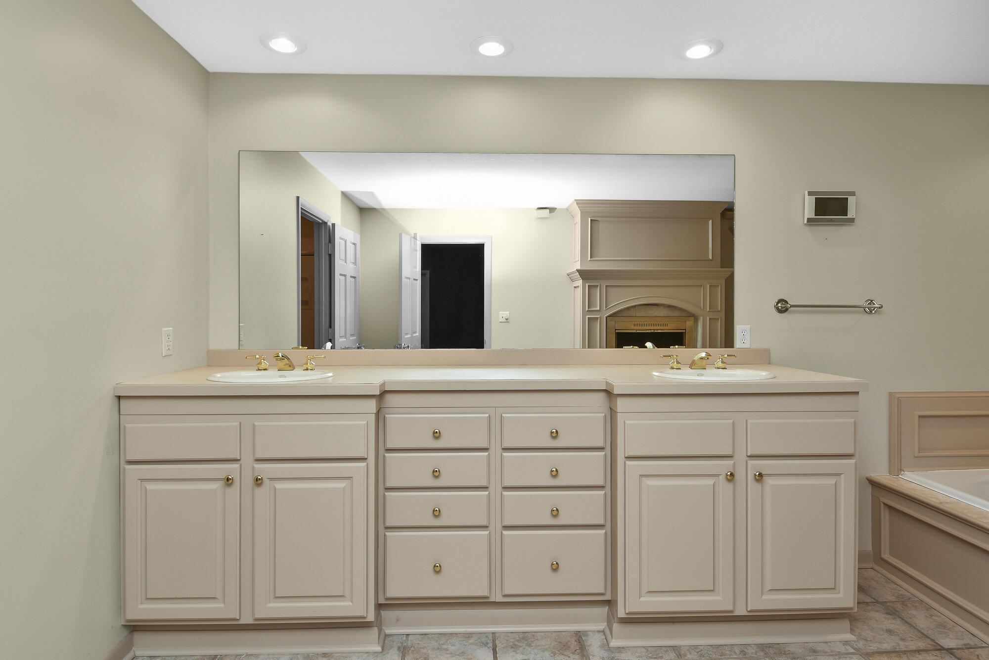 2446 South Sheridan Property Photo 41