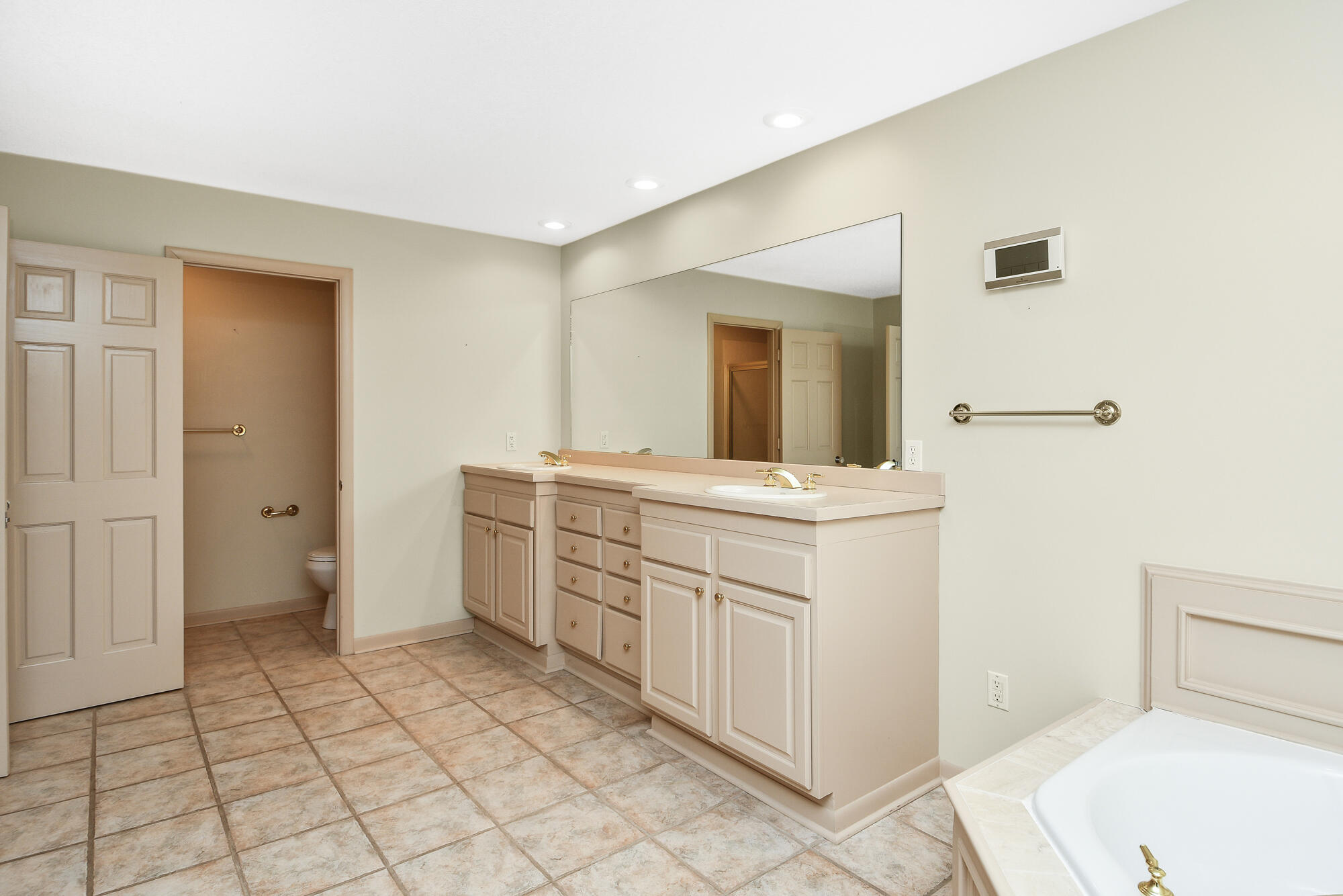 2446 South Sheridan Property Photo 42