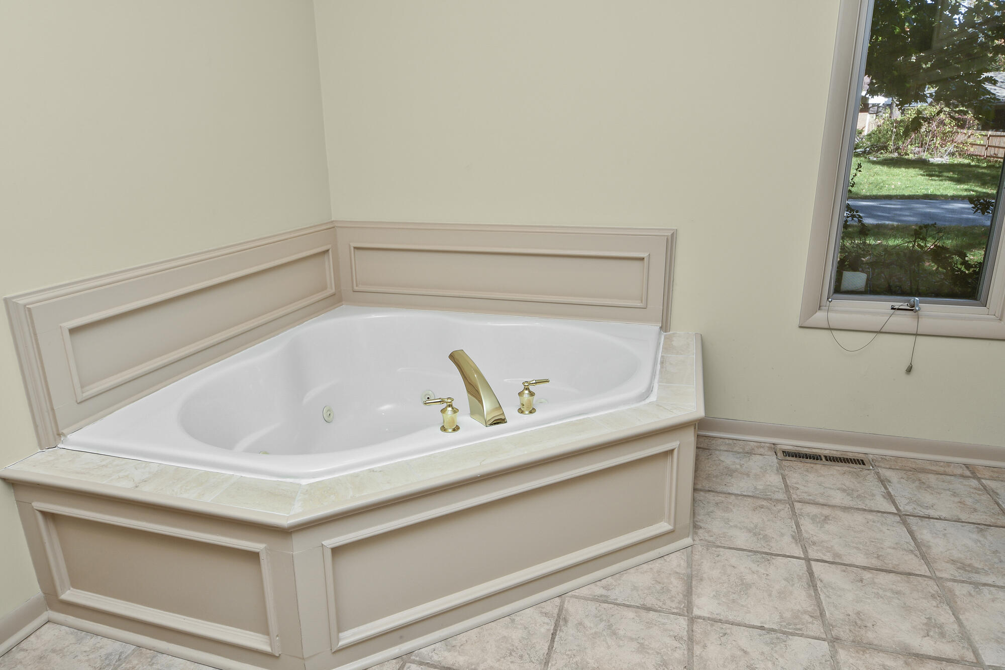 2446 South Sheridan Property Photo 43