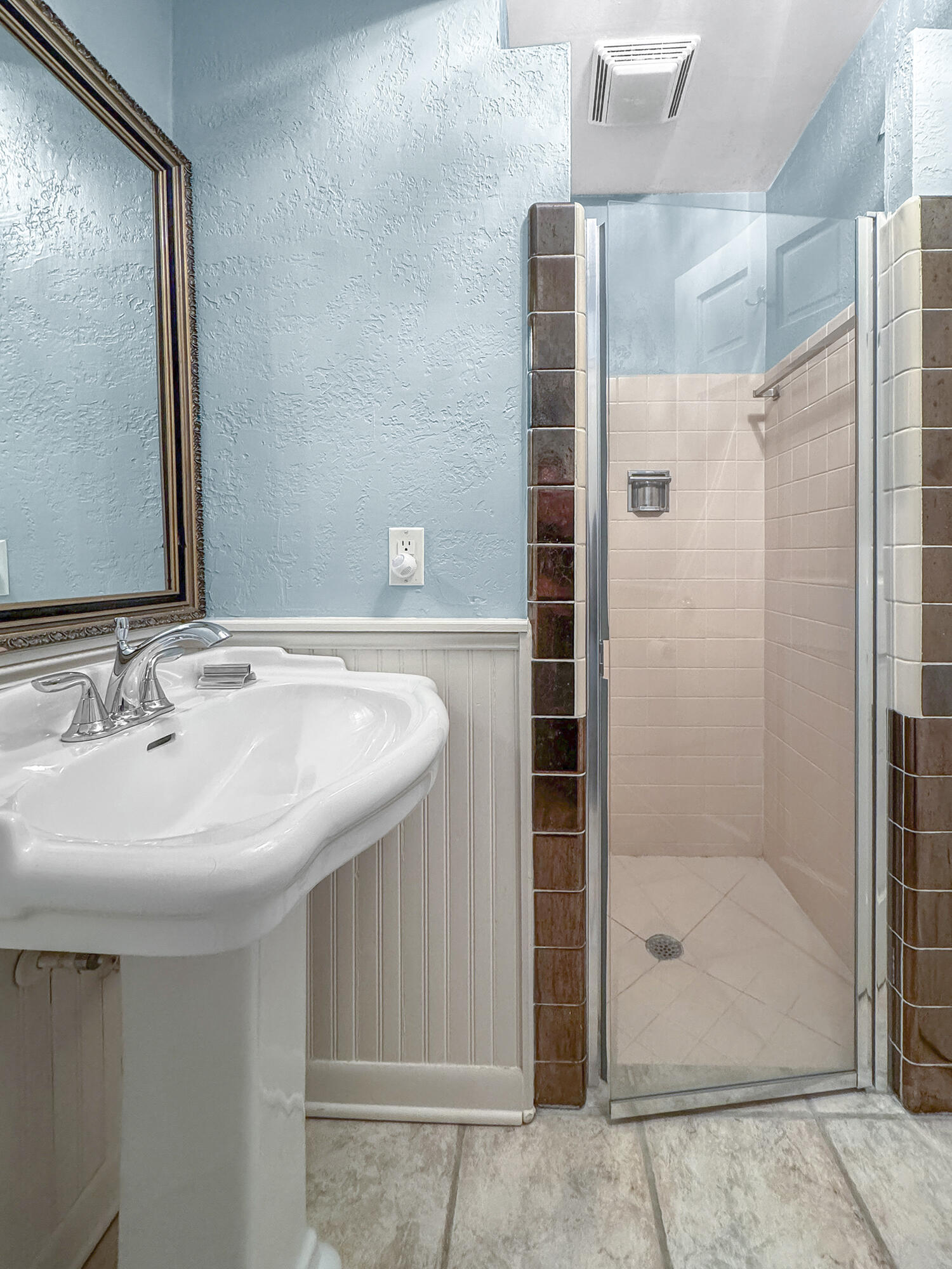 2446 South Sheridan Property Photo 47