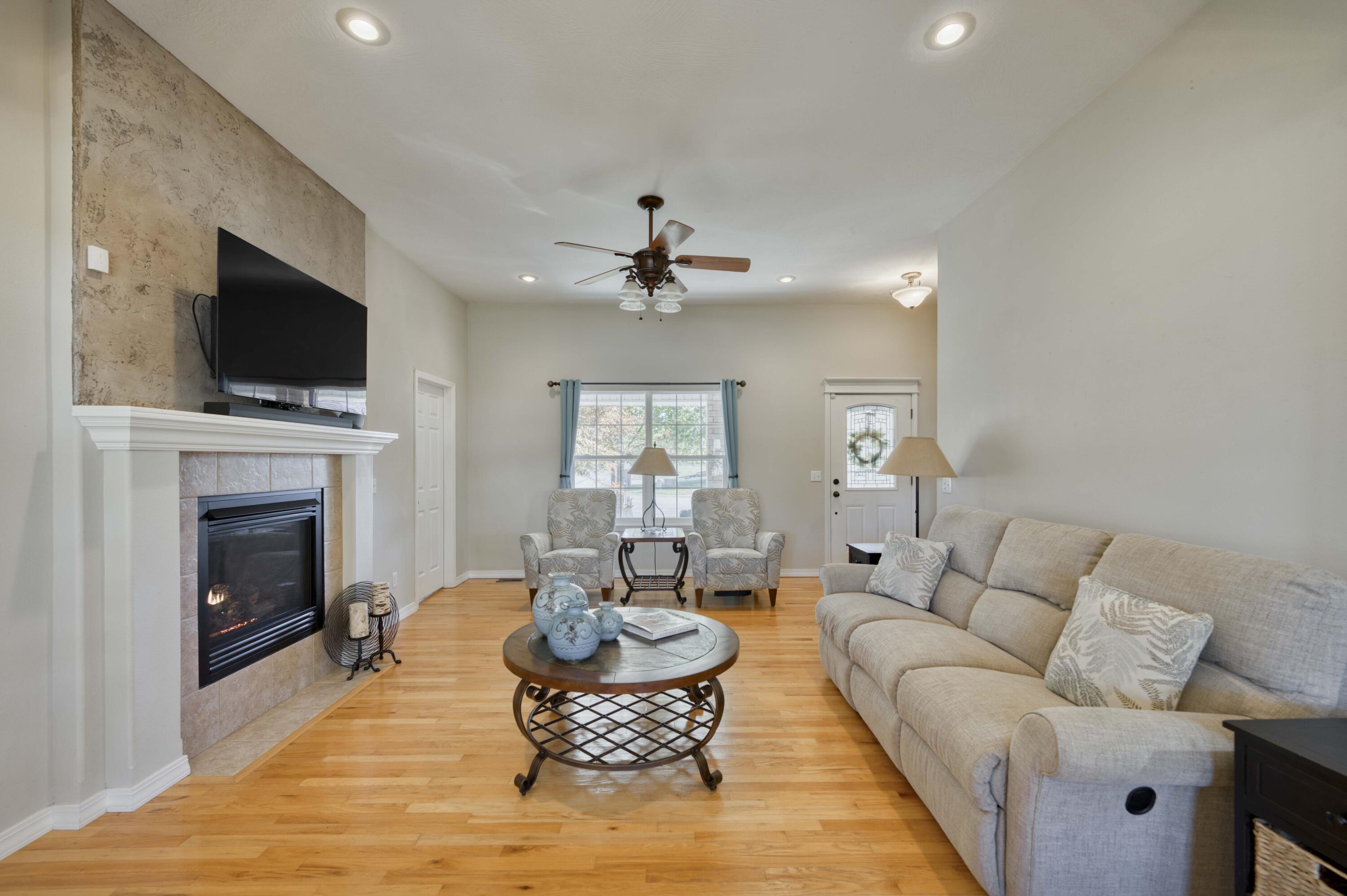 627 South Avenue Property Photo 5