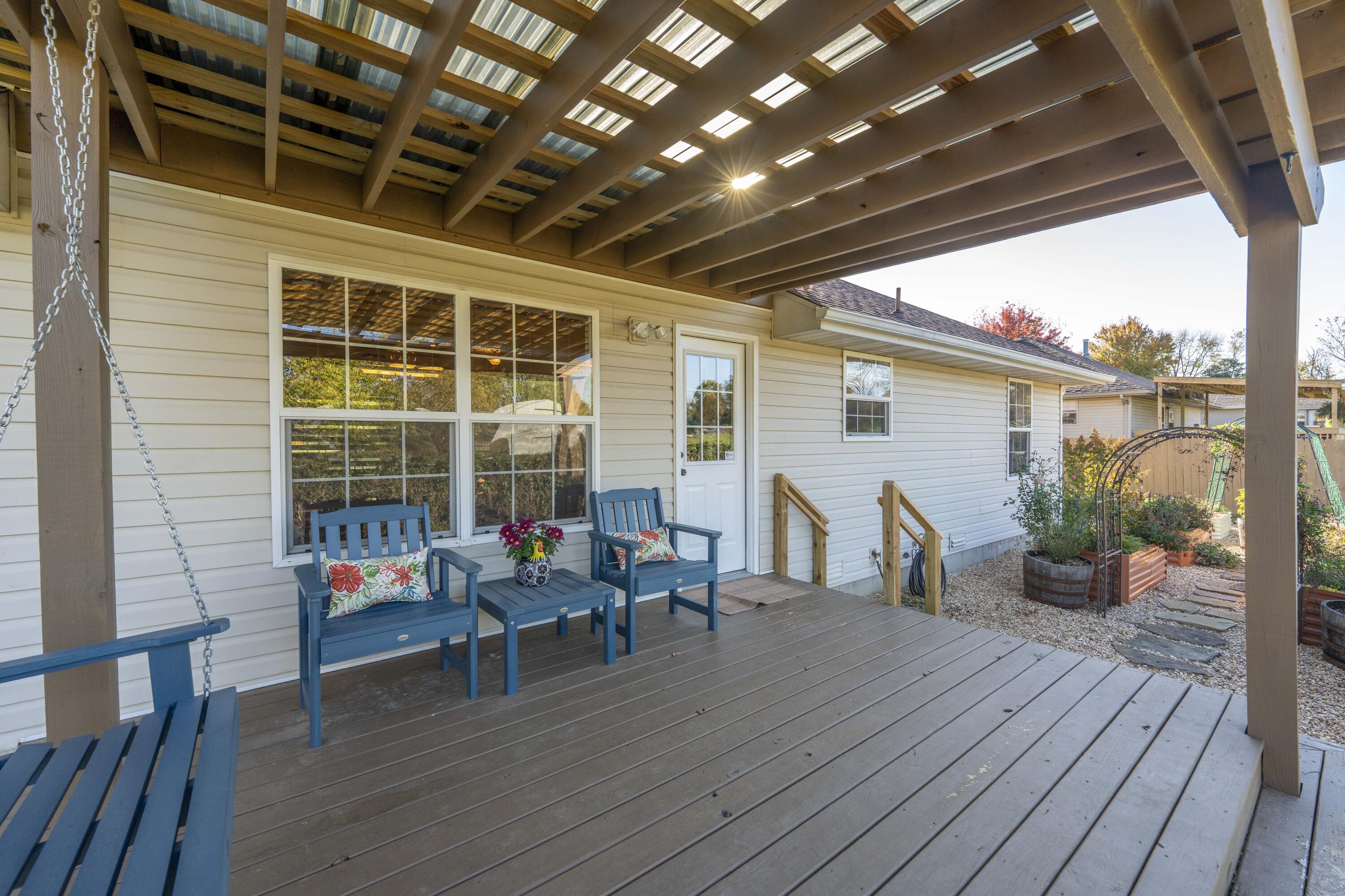 627 South Avenue Property Photo 26