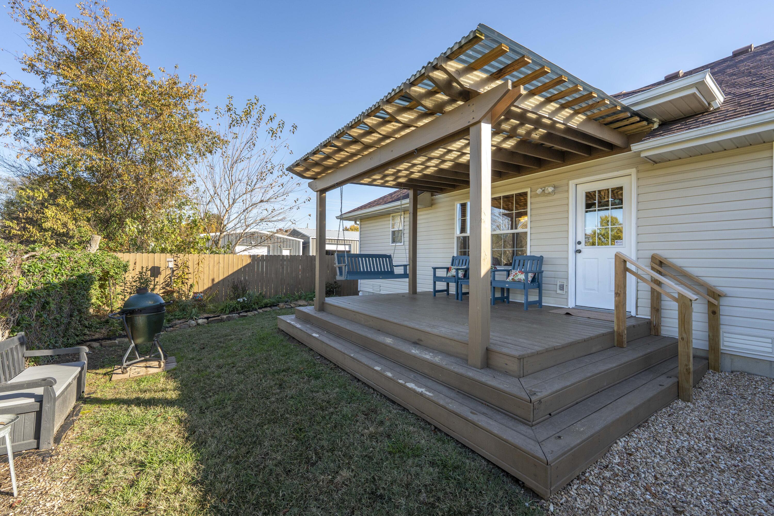 627 South Avenue Property Photo 30