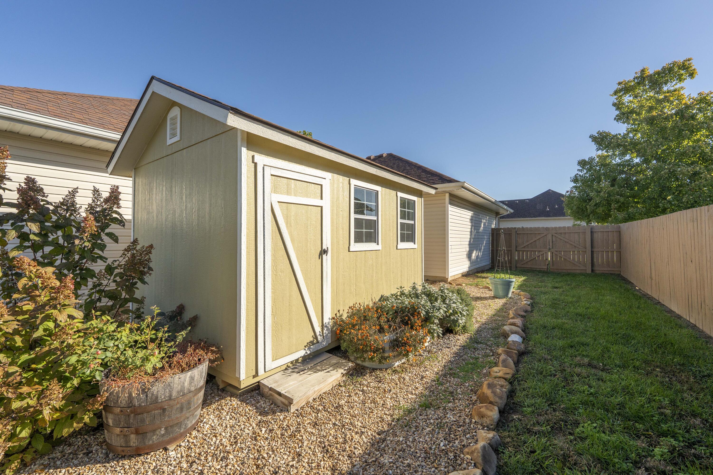 627 South Avenue Property Photo 33