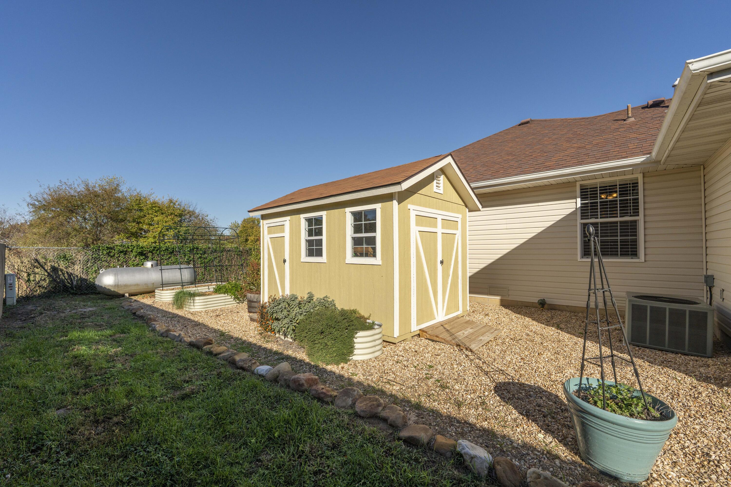 627 South Avenue Property Photo 34