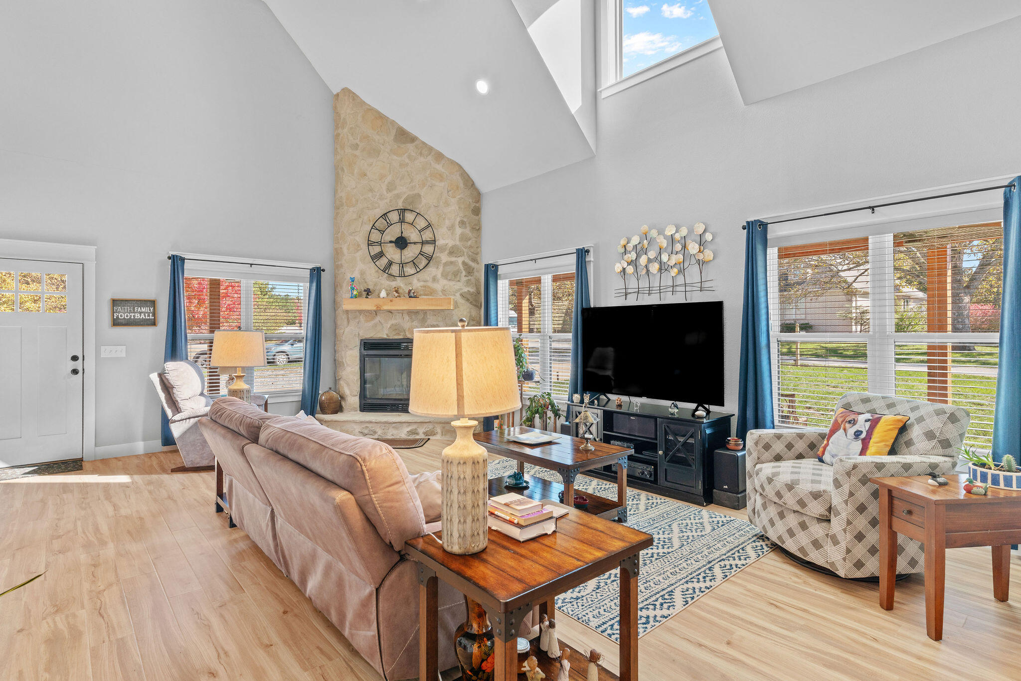 1945 West Ranch Road Property Photo 9