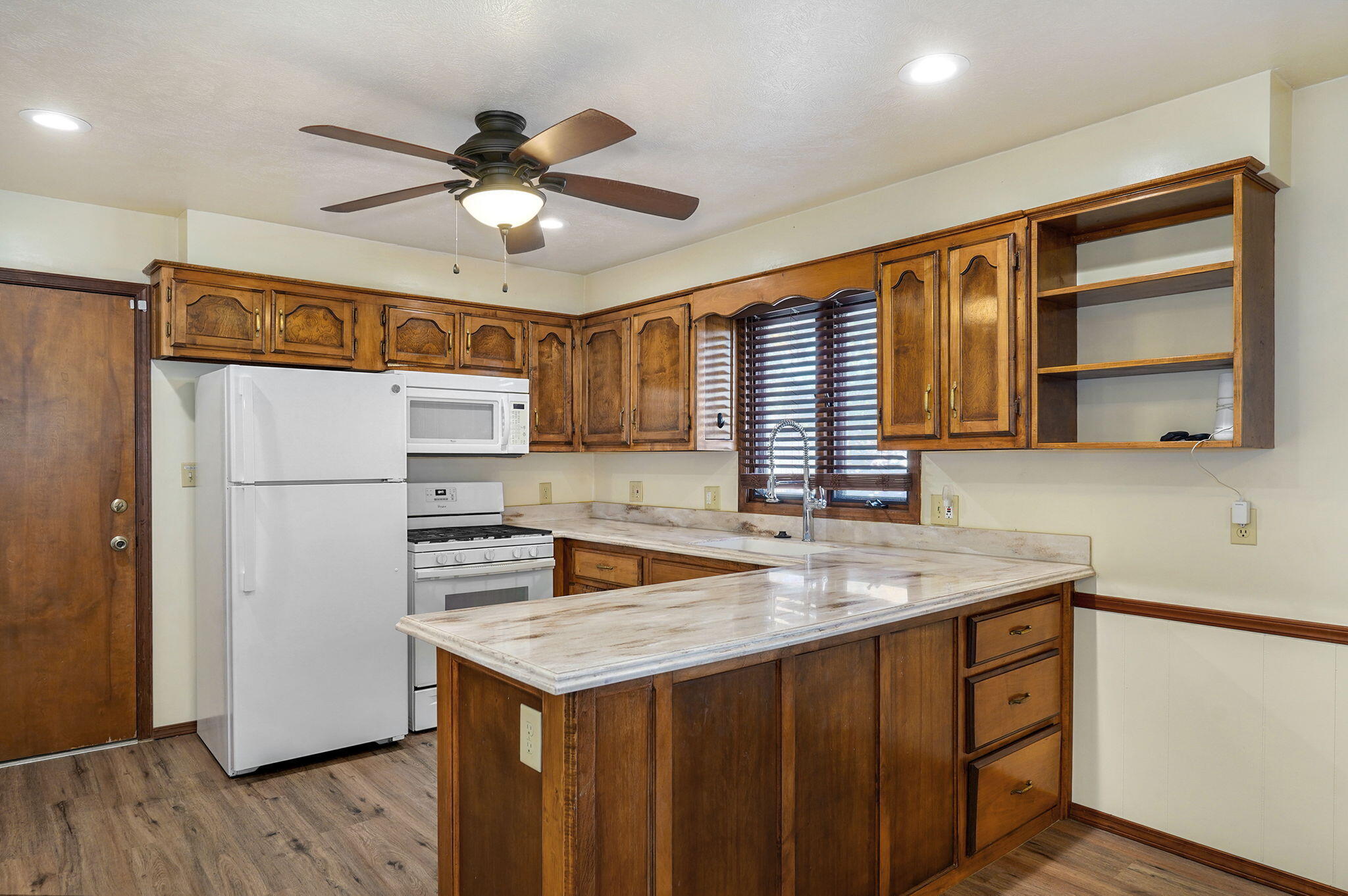 2642 East Catalpa Street Property Photo 6