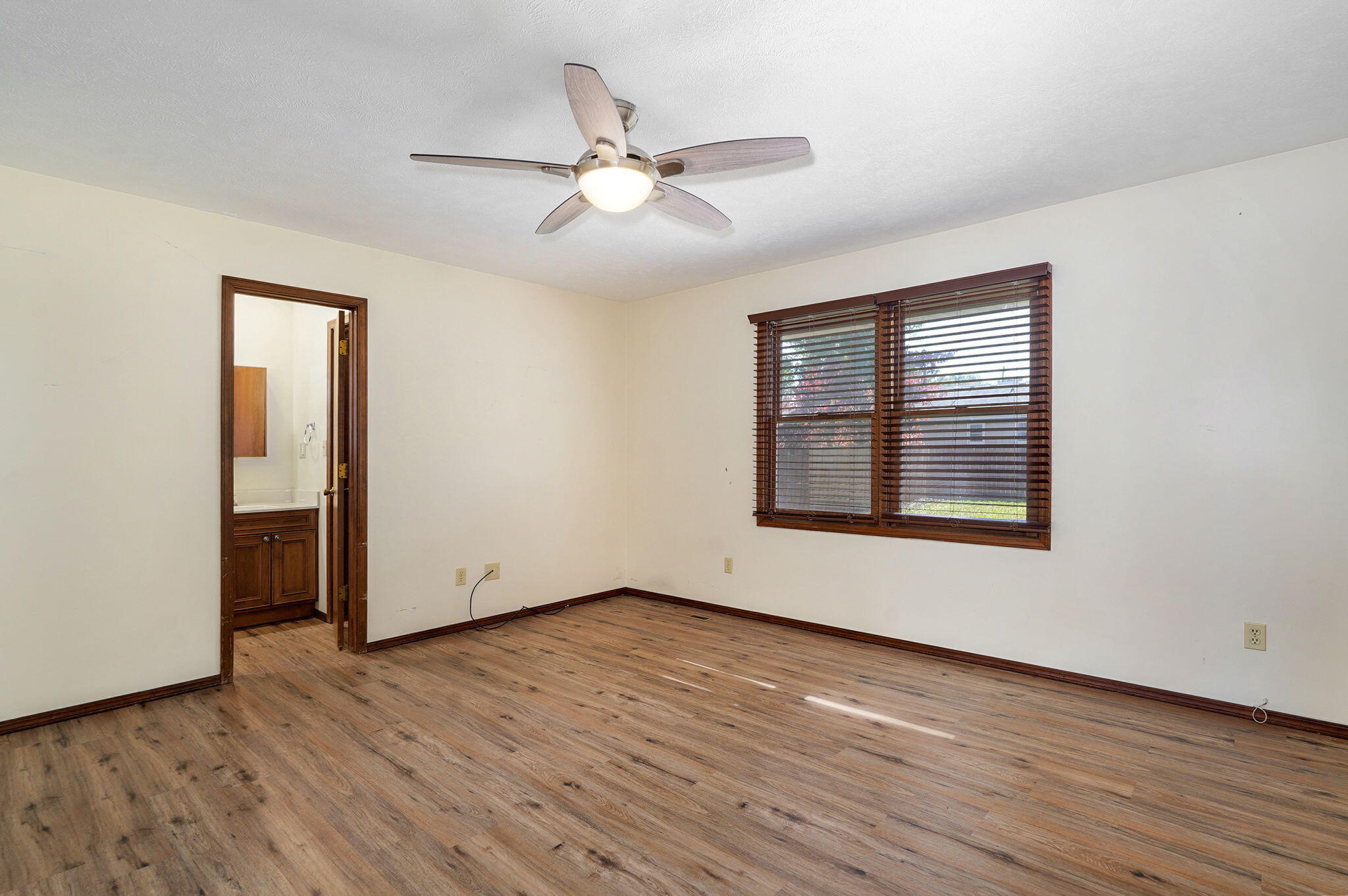 2642 East Catalpa Street Property Photo 10