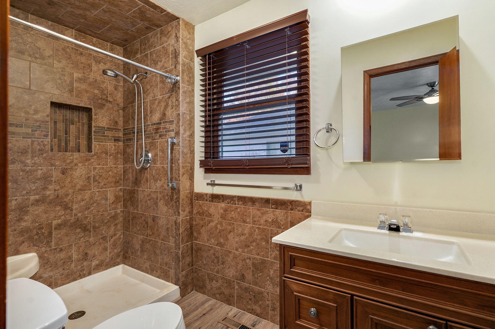 2642 East Catalpa Street Property Photo 12