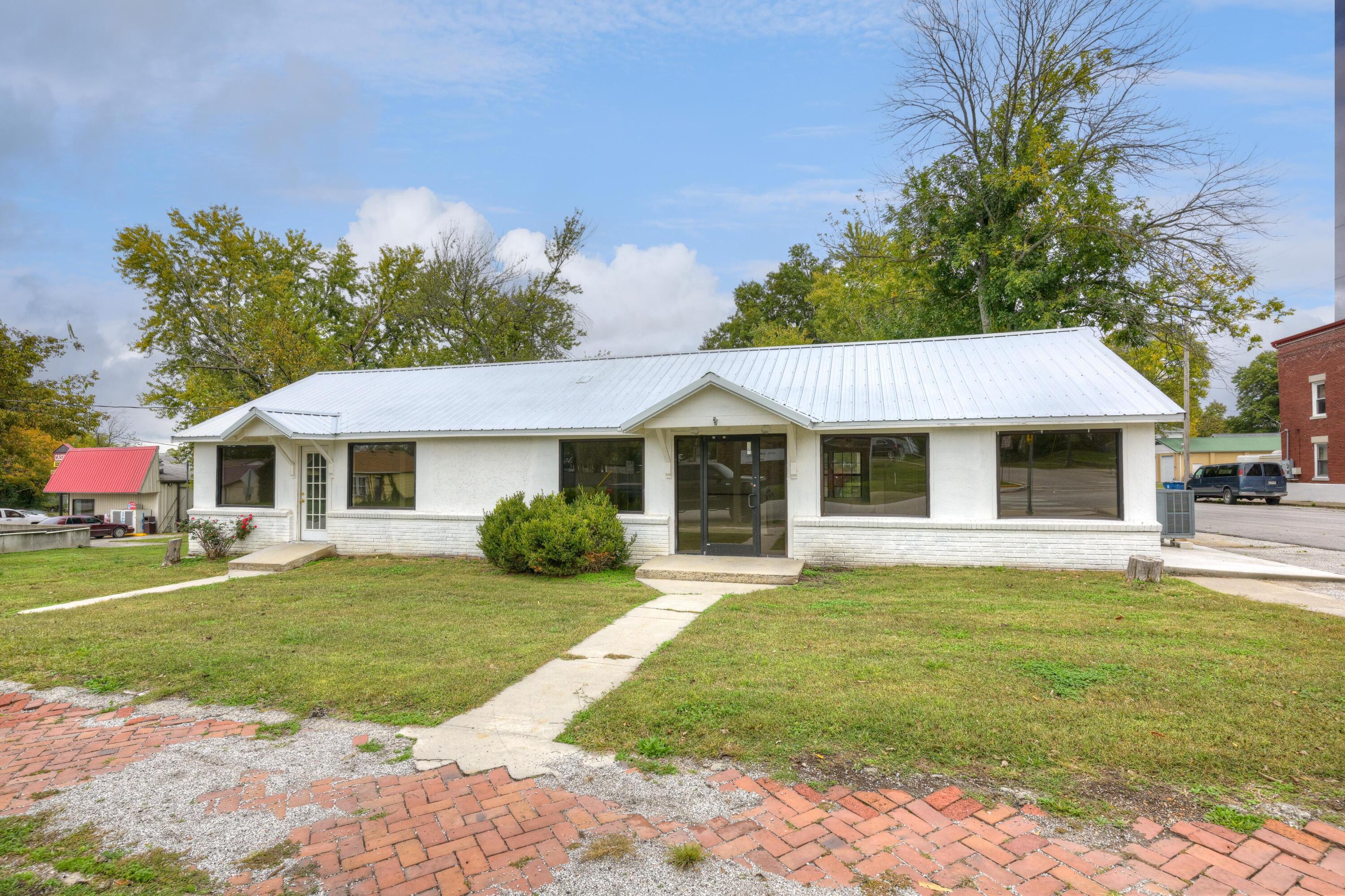 101 West Market Street Property Photo 1