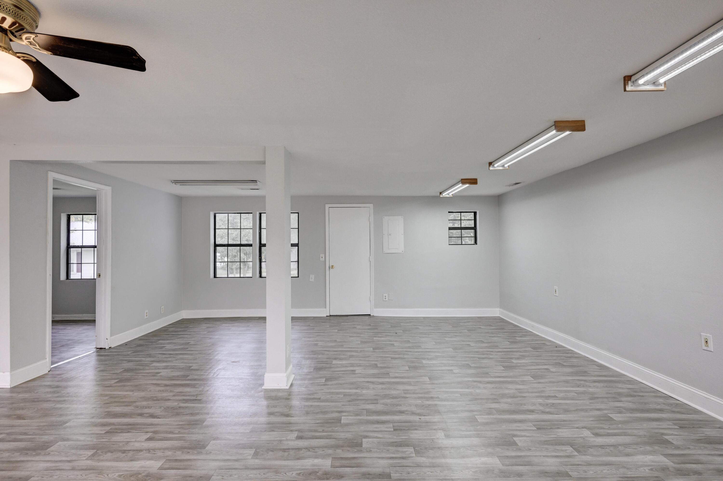 101 West Market Street Property Photo 5