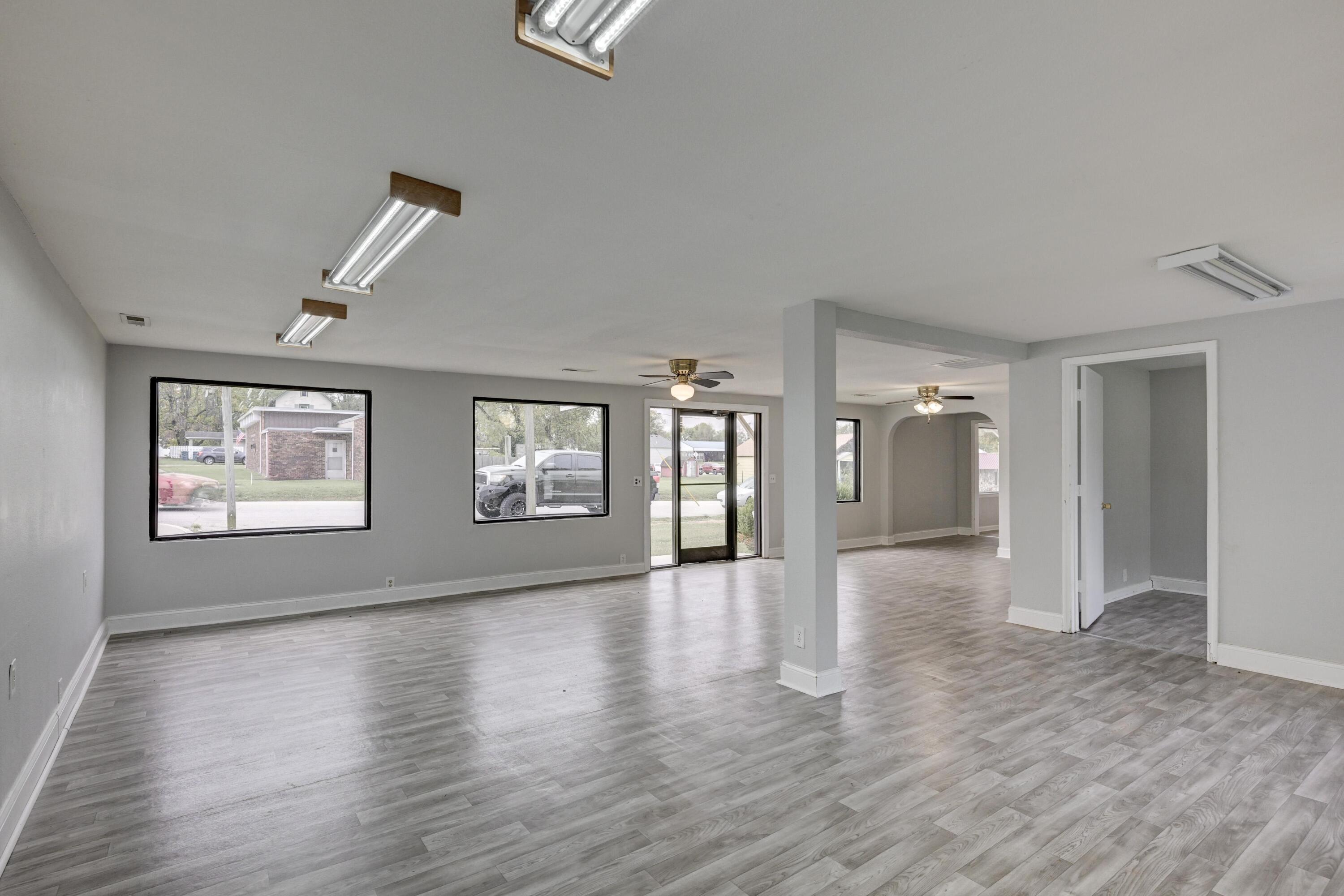 101 West Market Street Property Photo 6