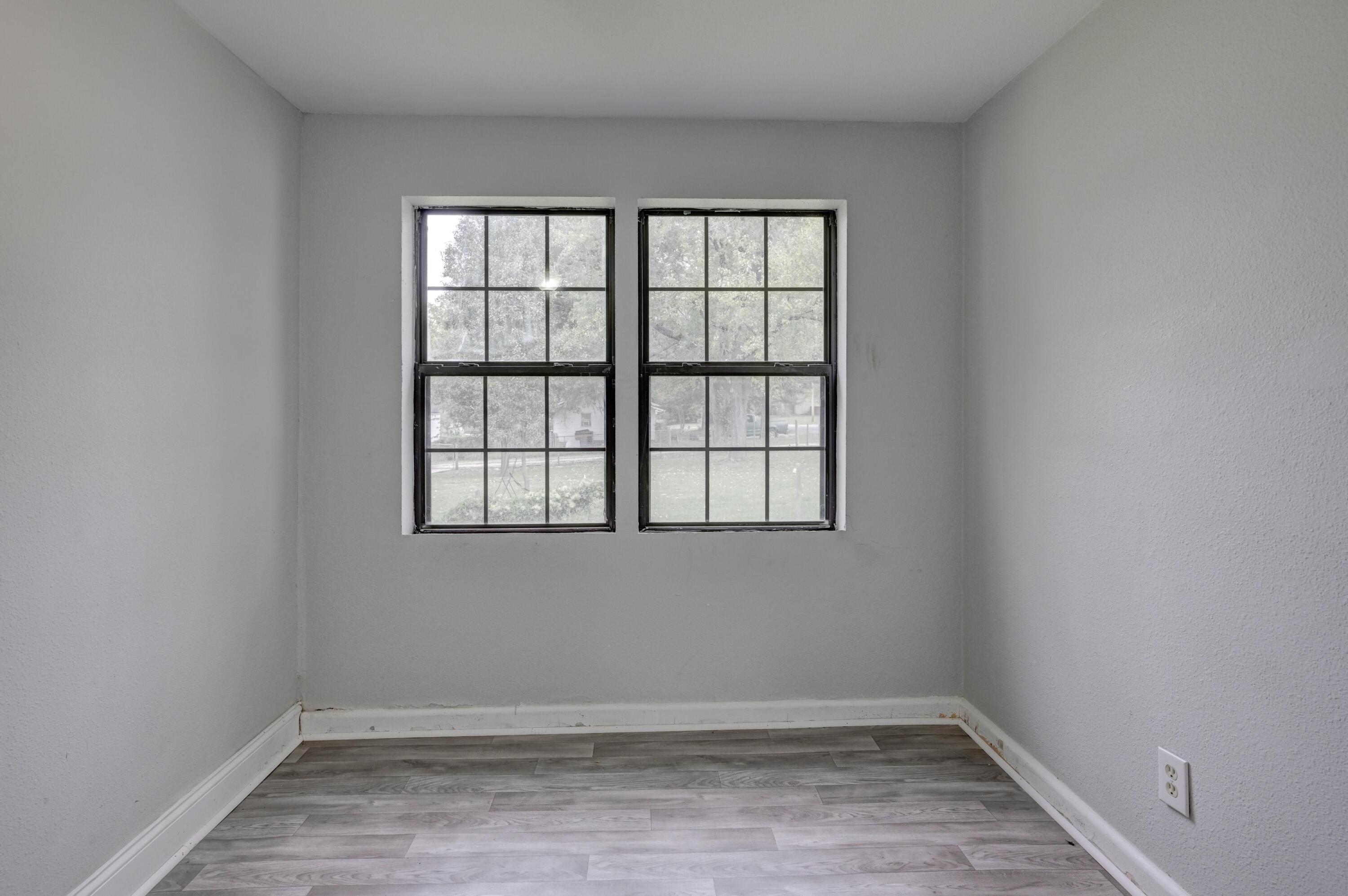 101 West Market Street Property Photo 9