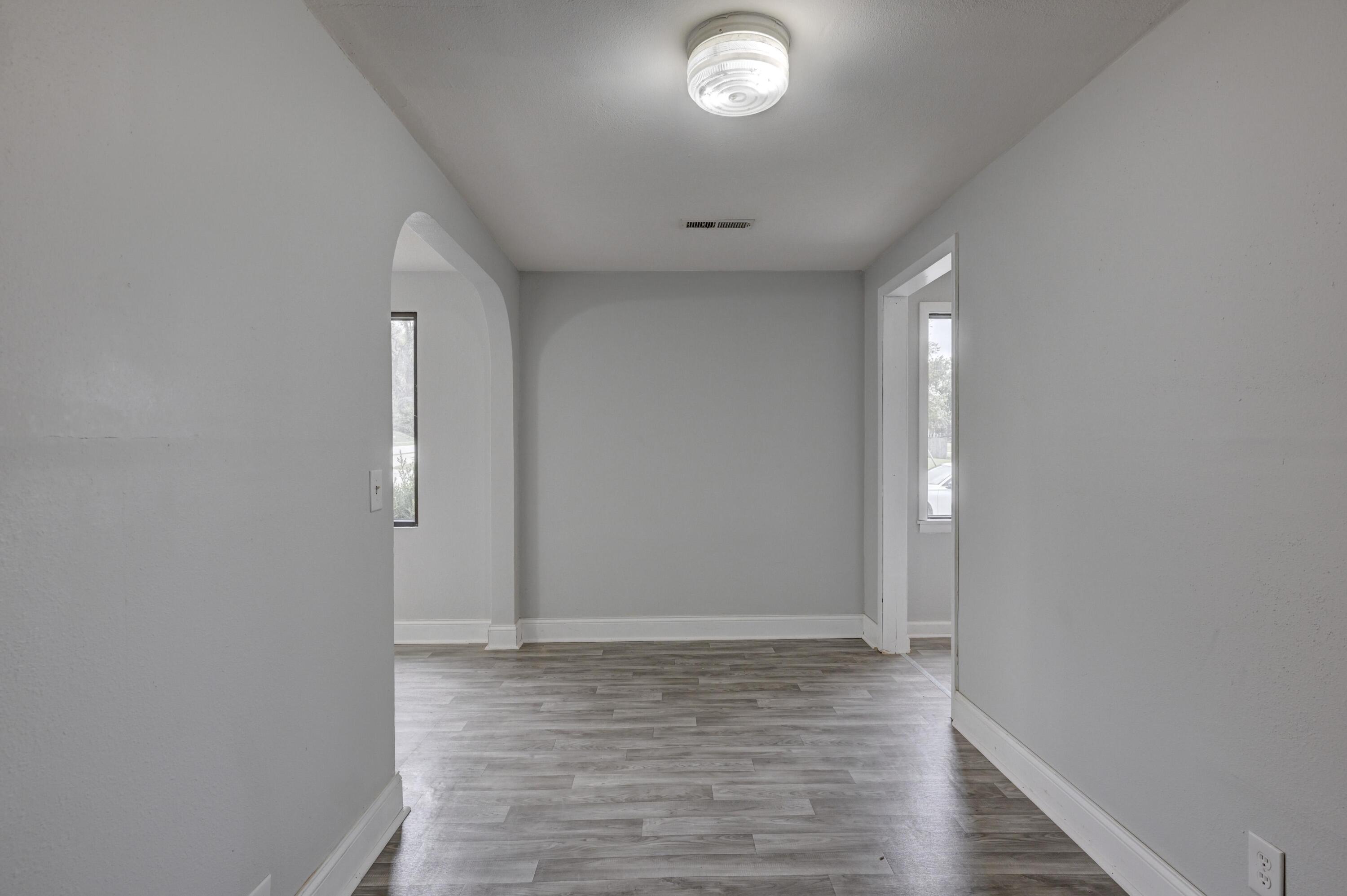 101 West Market Street Property Photo 15