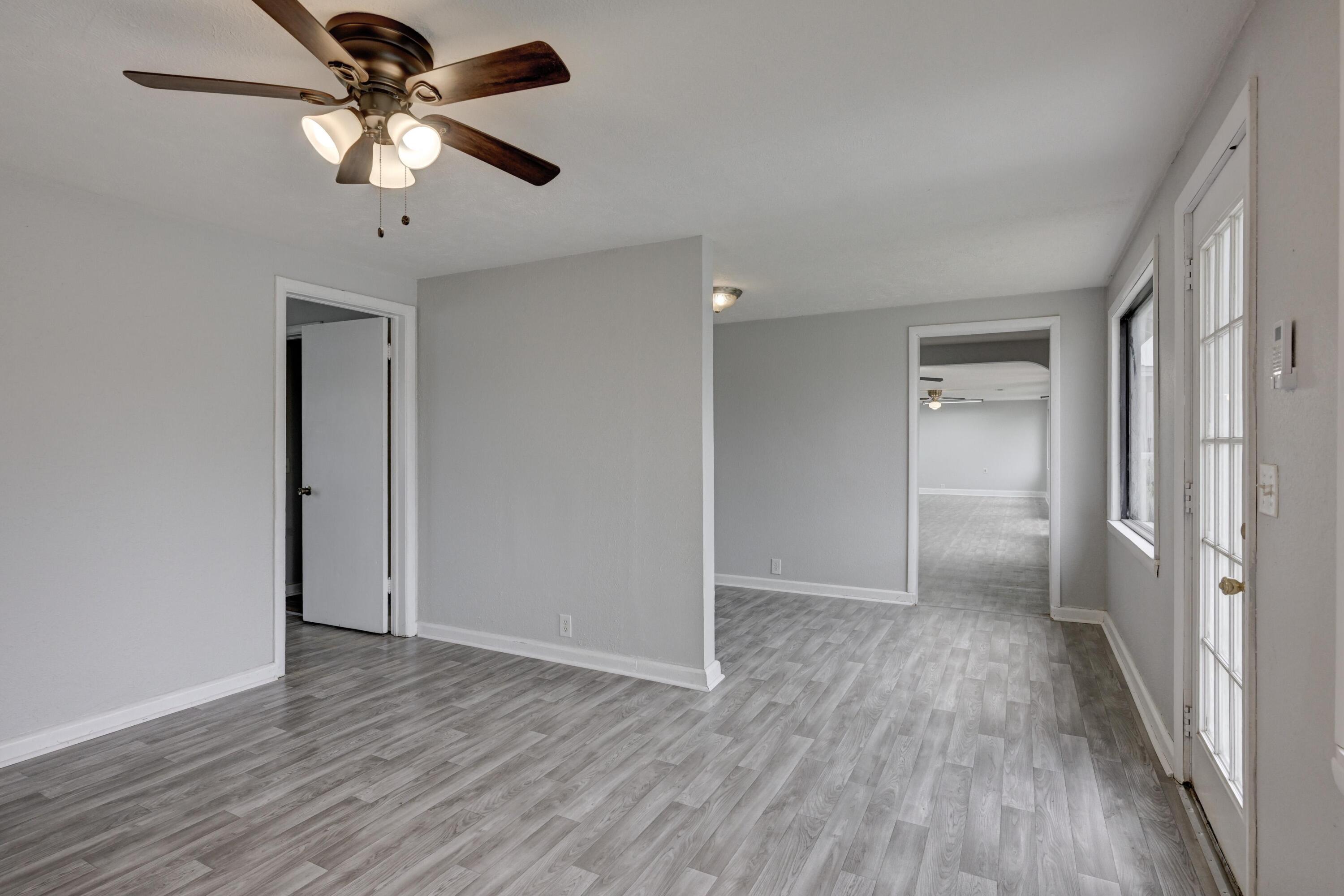 101 West Market Street Property Photo 17