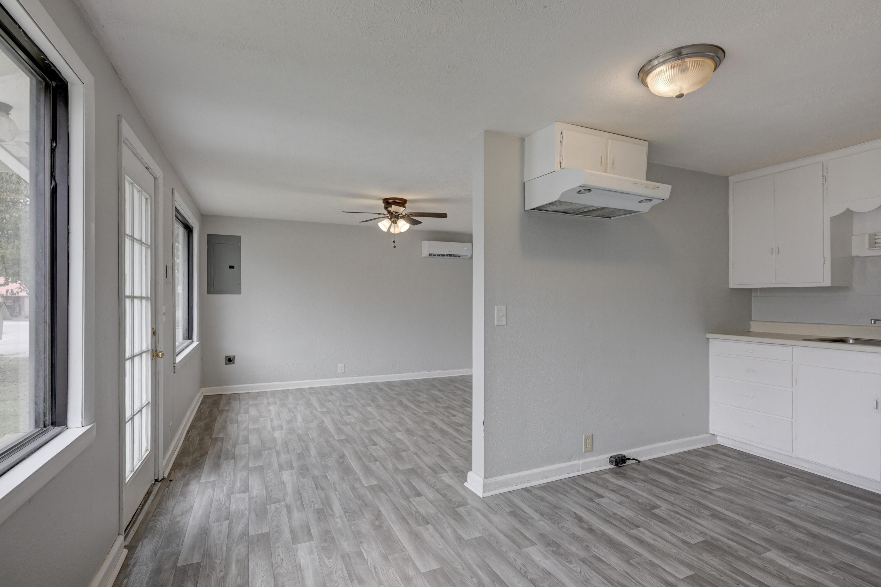 101 West Market Street Property Photo 19