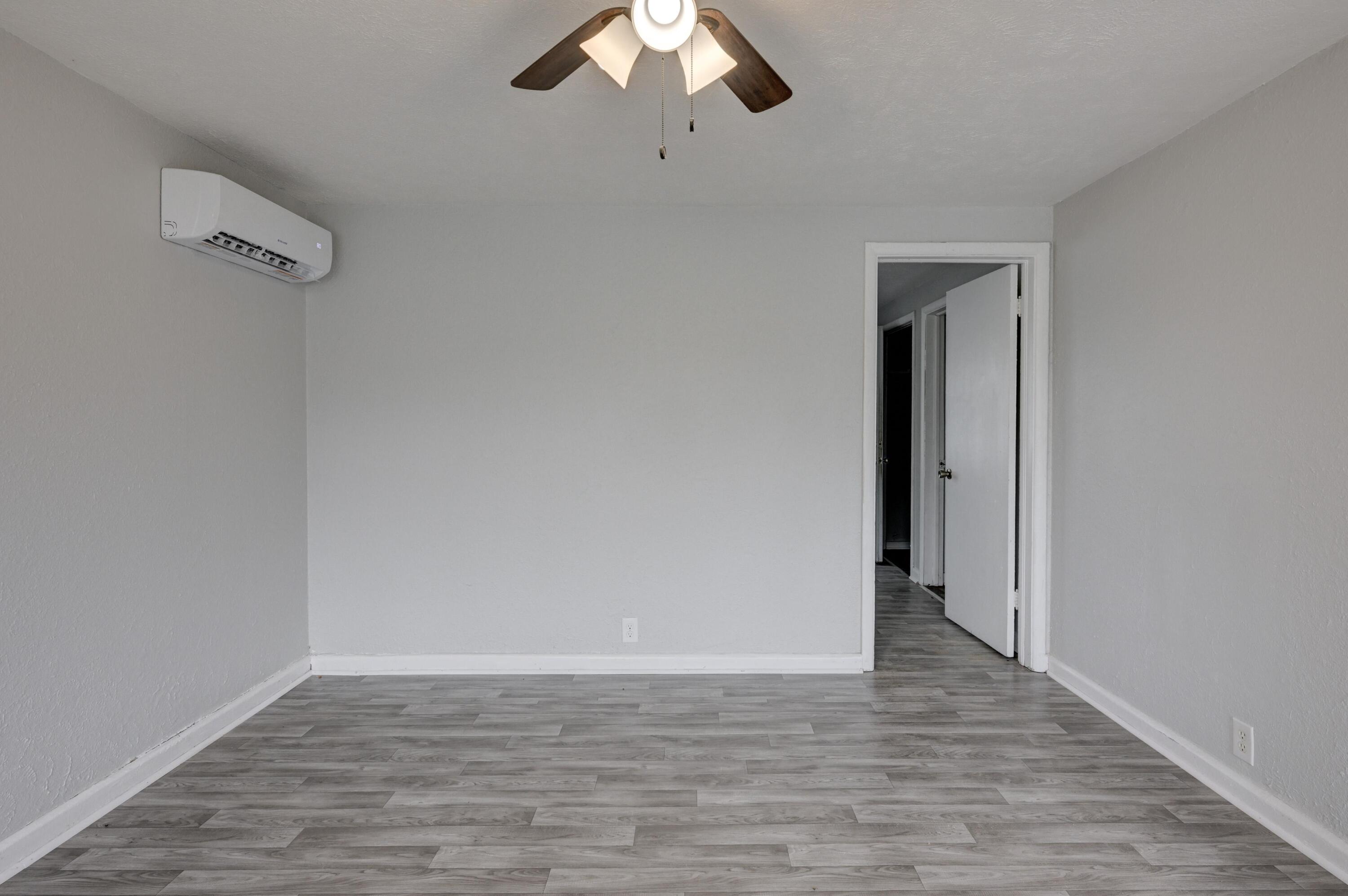 101 West Market Street Property Photo 21