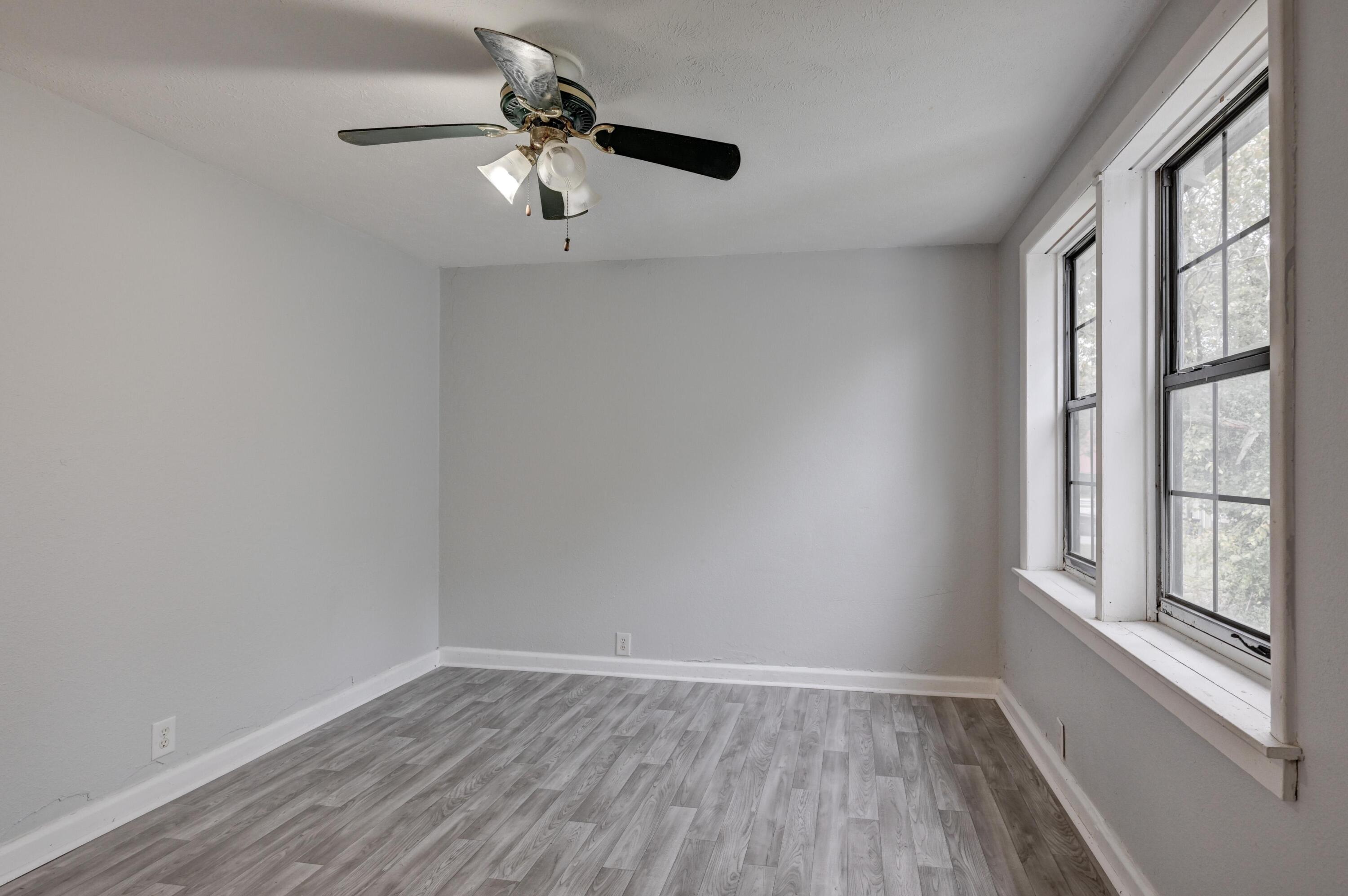 101 West Market Street Property Photo 23