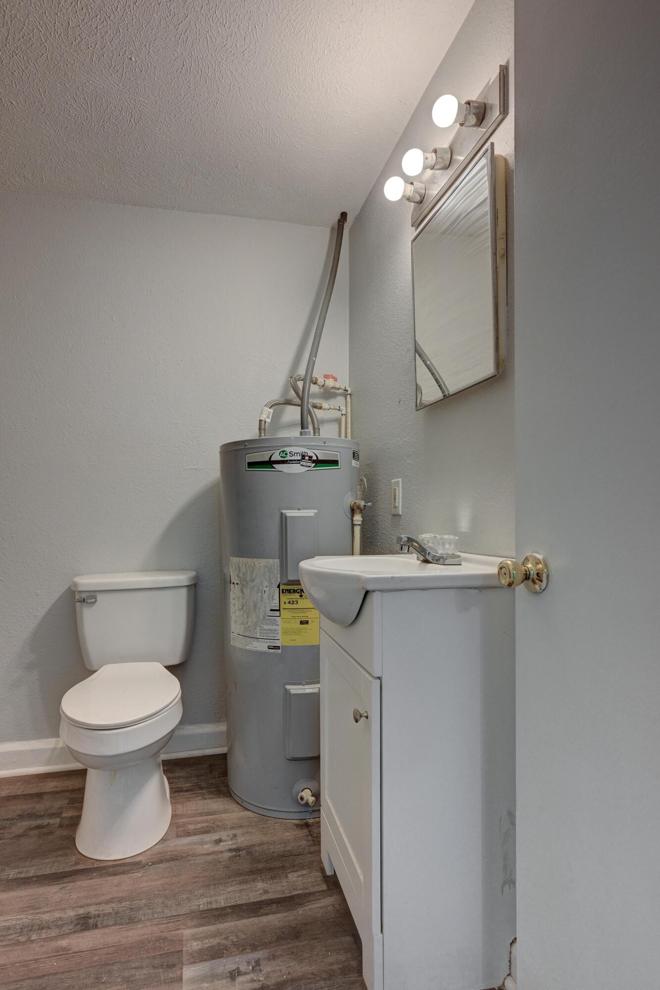 101 West Market Street Property Photo 25