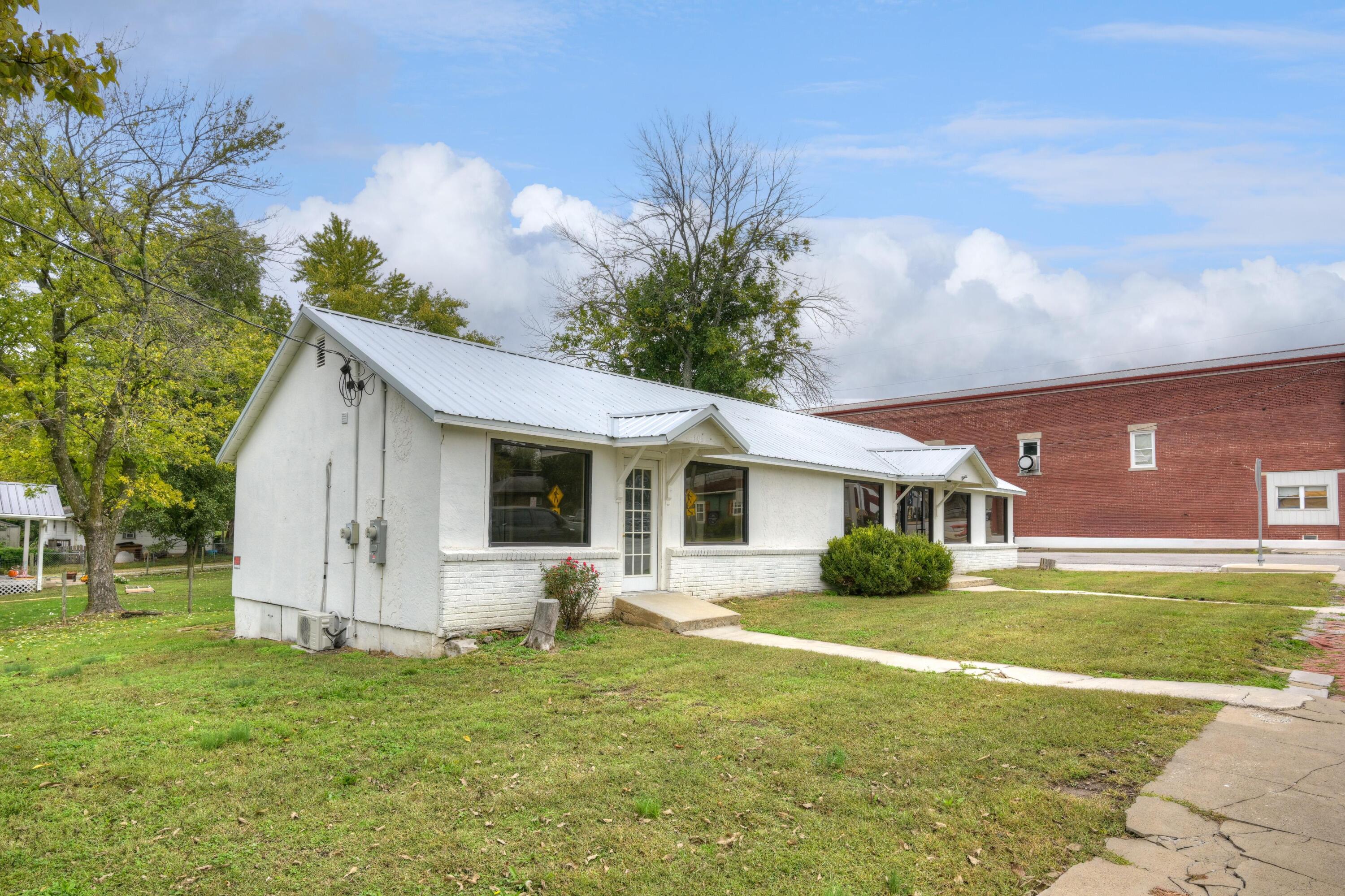 101 West Market Street Property Photo 29