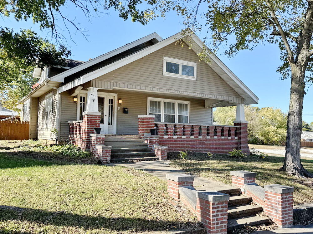 400 South Main Street Property Photo 4