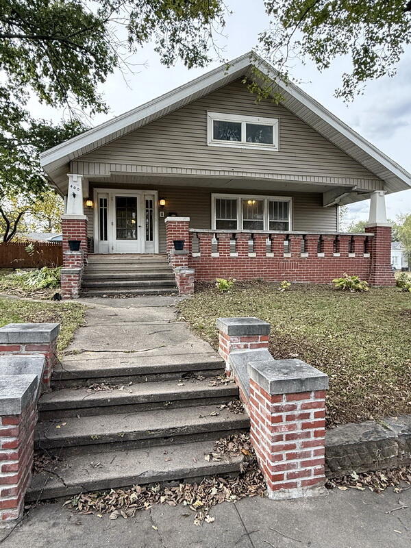 400 South Main Street Property Photo 6