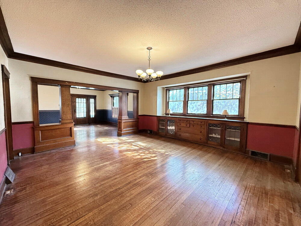 400 South Main Street Property Photo 18