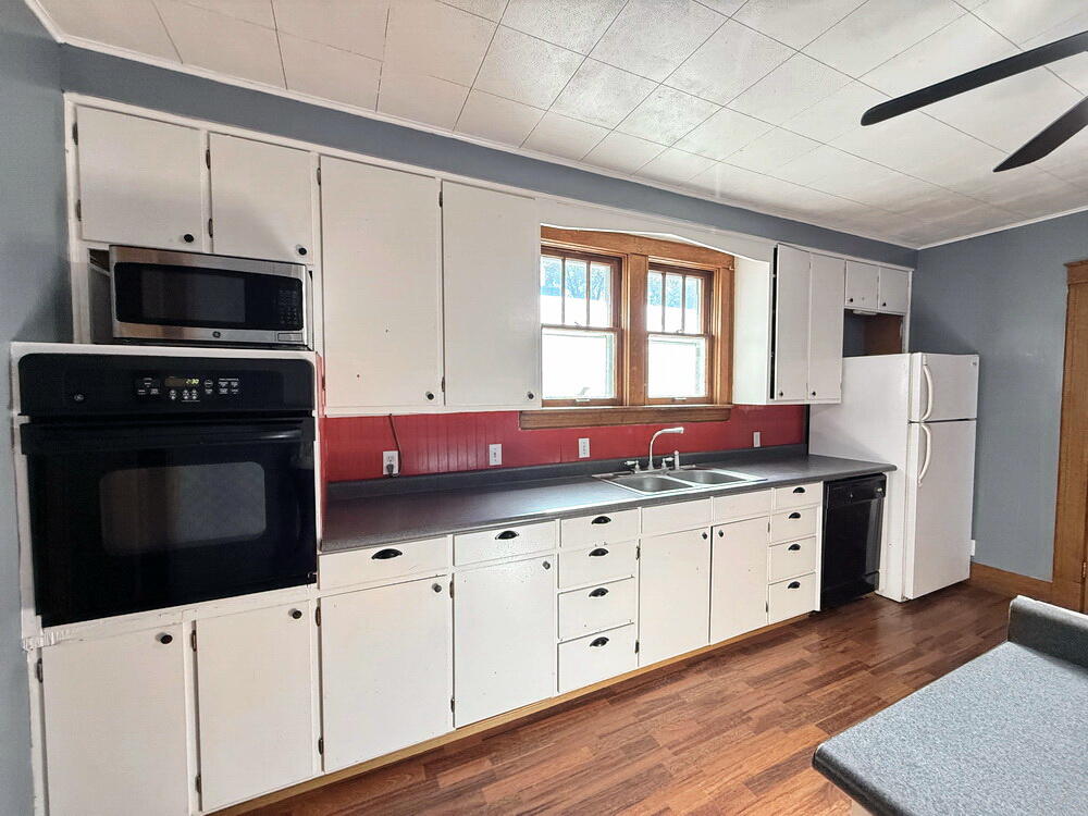 400 South Main Street Property Photo 21