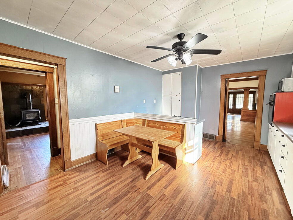 400 South Main Street Property Photo 25