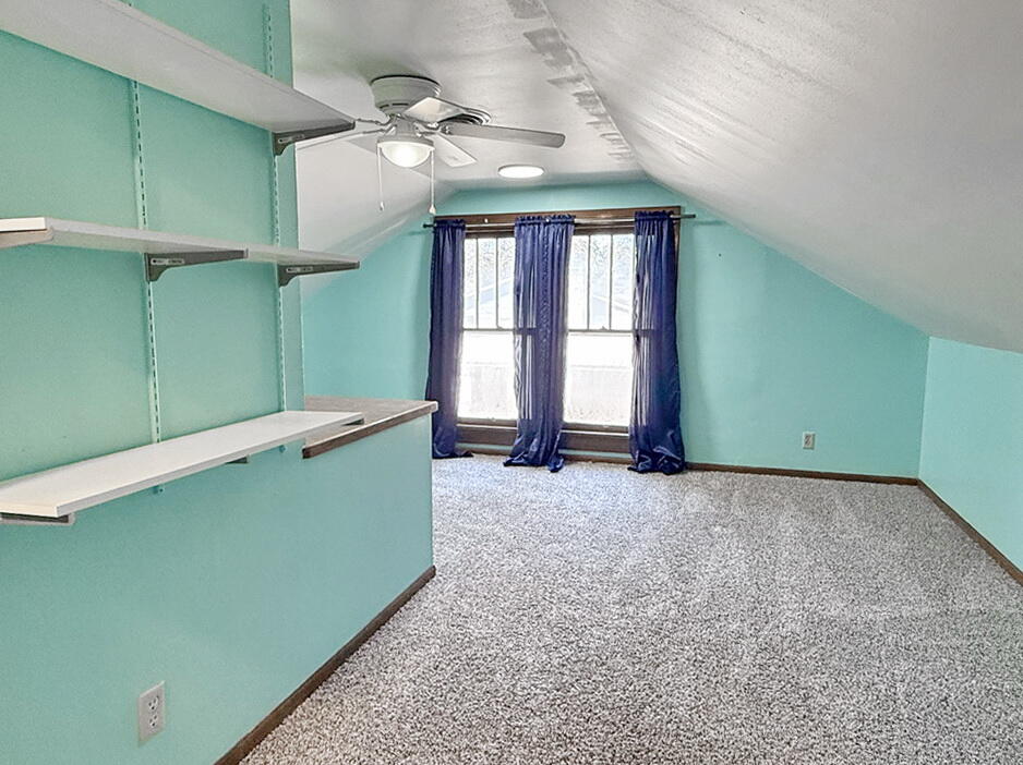 400 South Main Street Property Photo 37