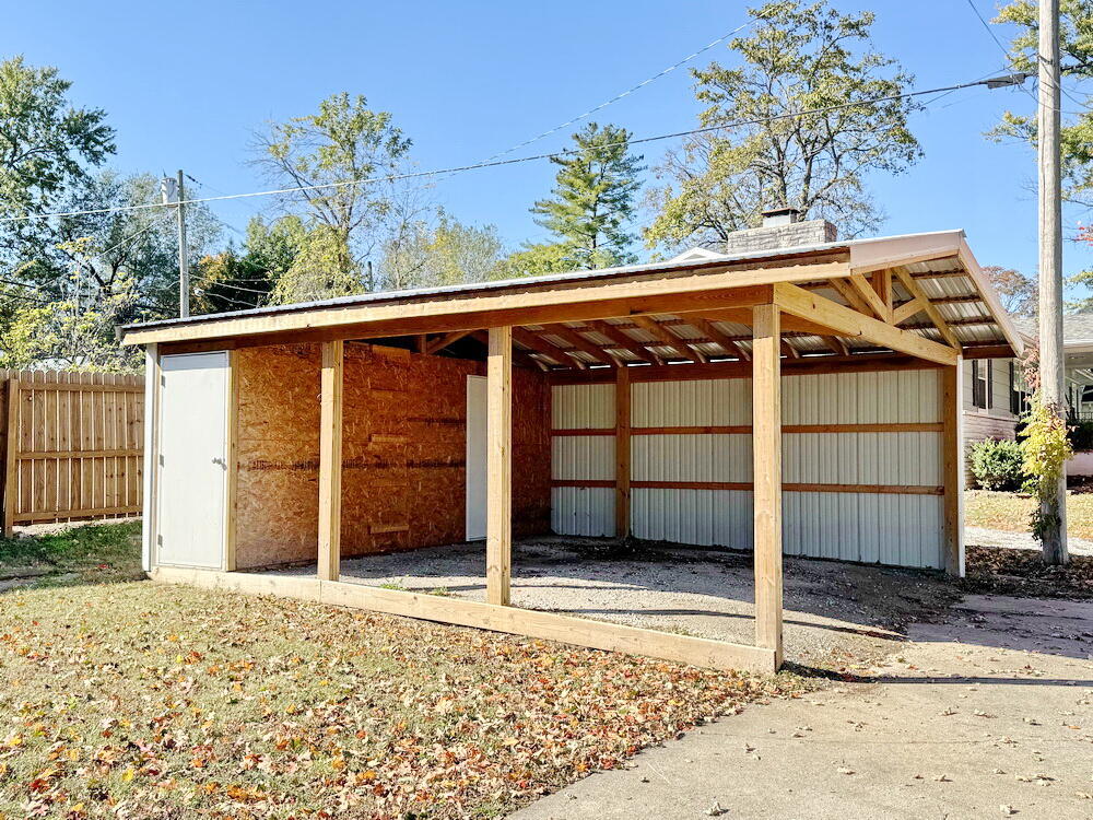 400 South Main Street Property Photo 46