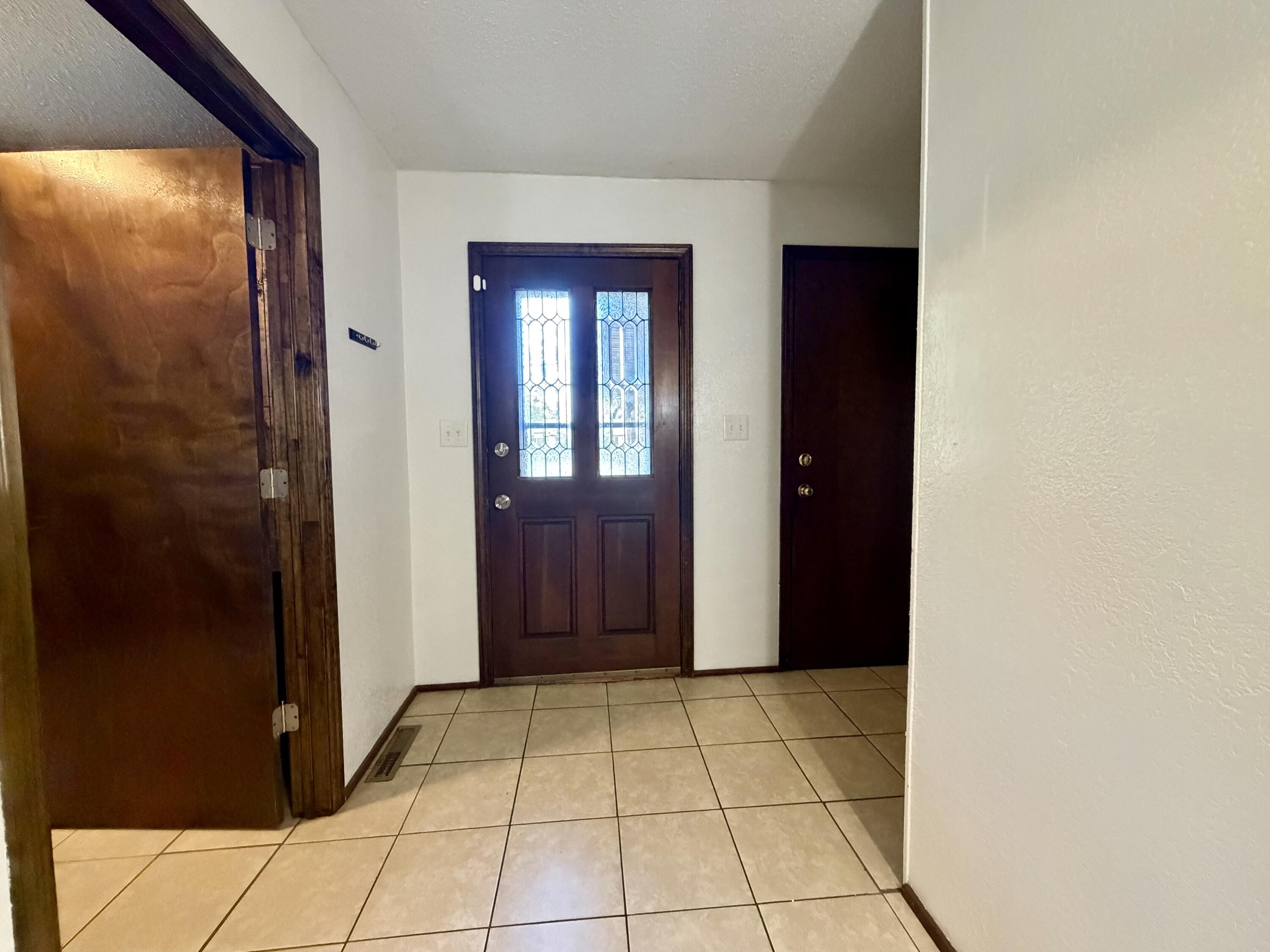 1018 South Lillian Avenue Property Photo 2