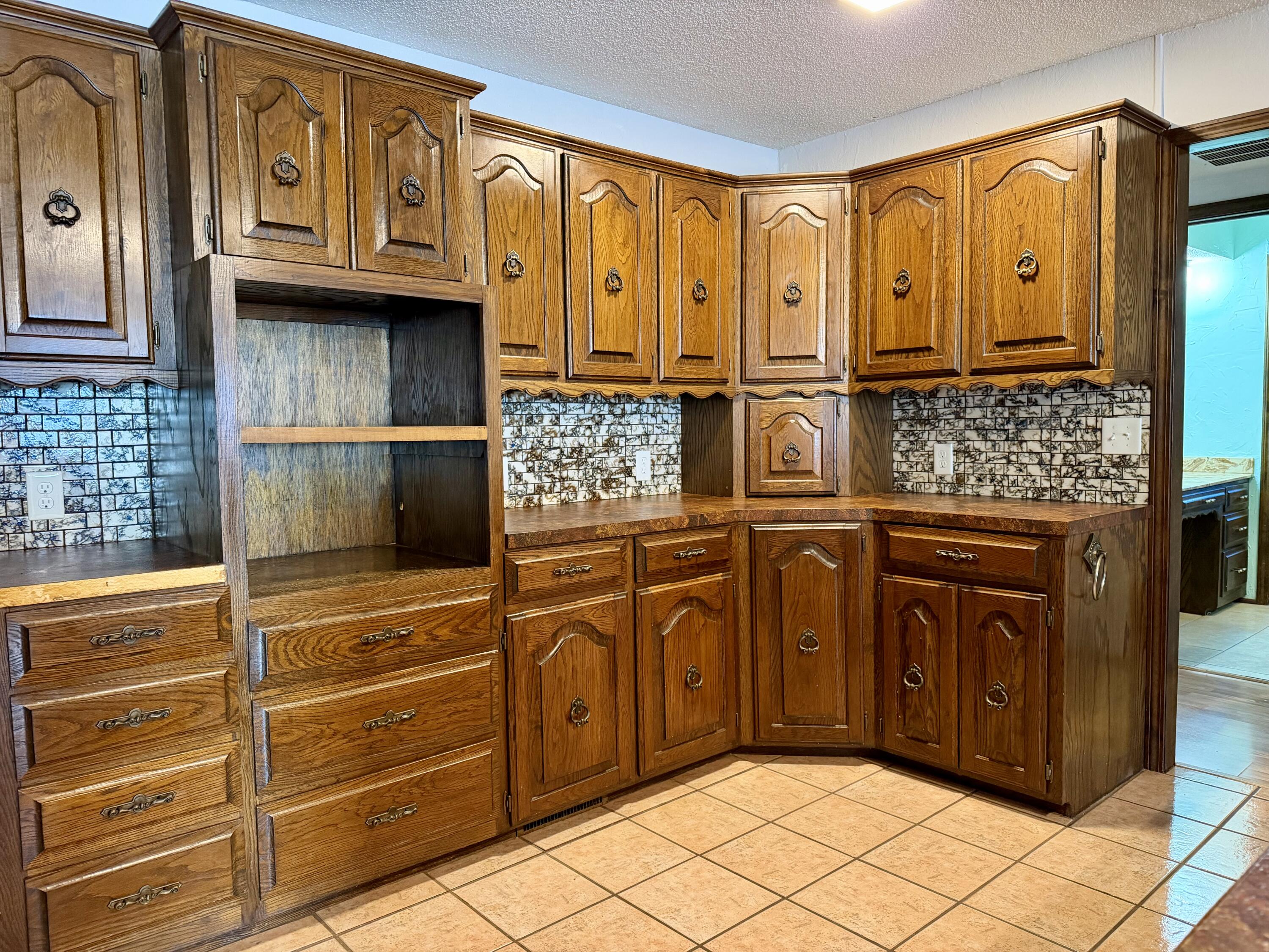 1018 South Lillian Avenue Property Photo 6