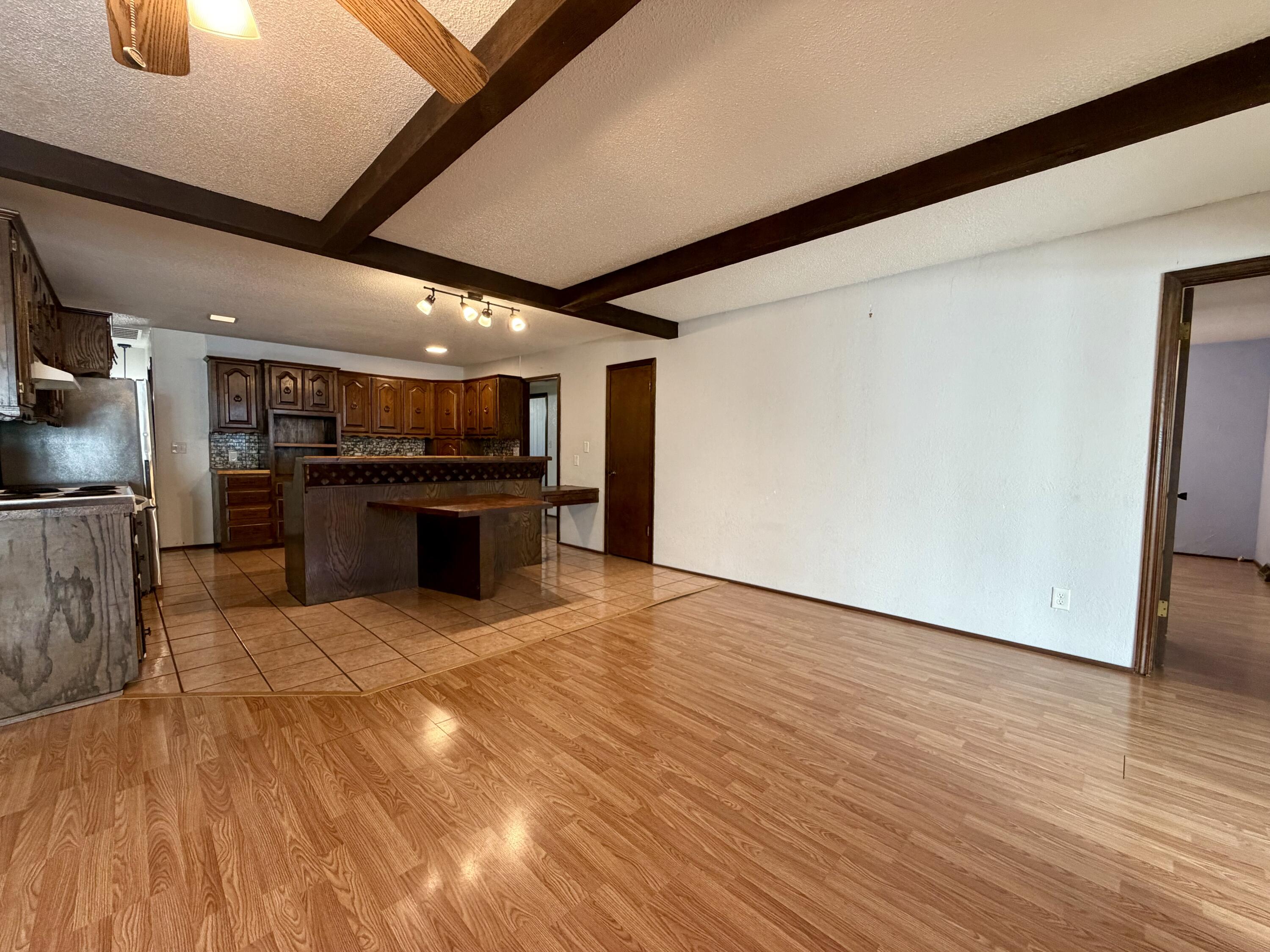 1018 South Lillian Avenue Property Photo 7