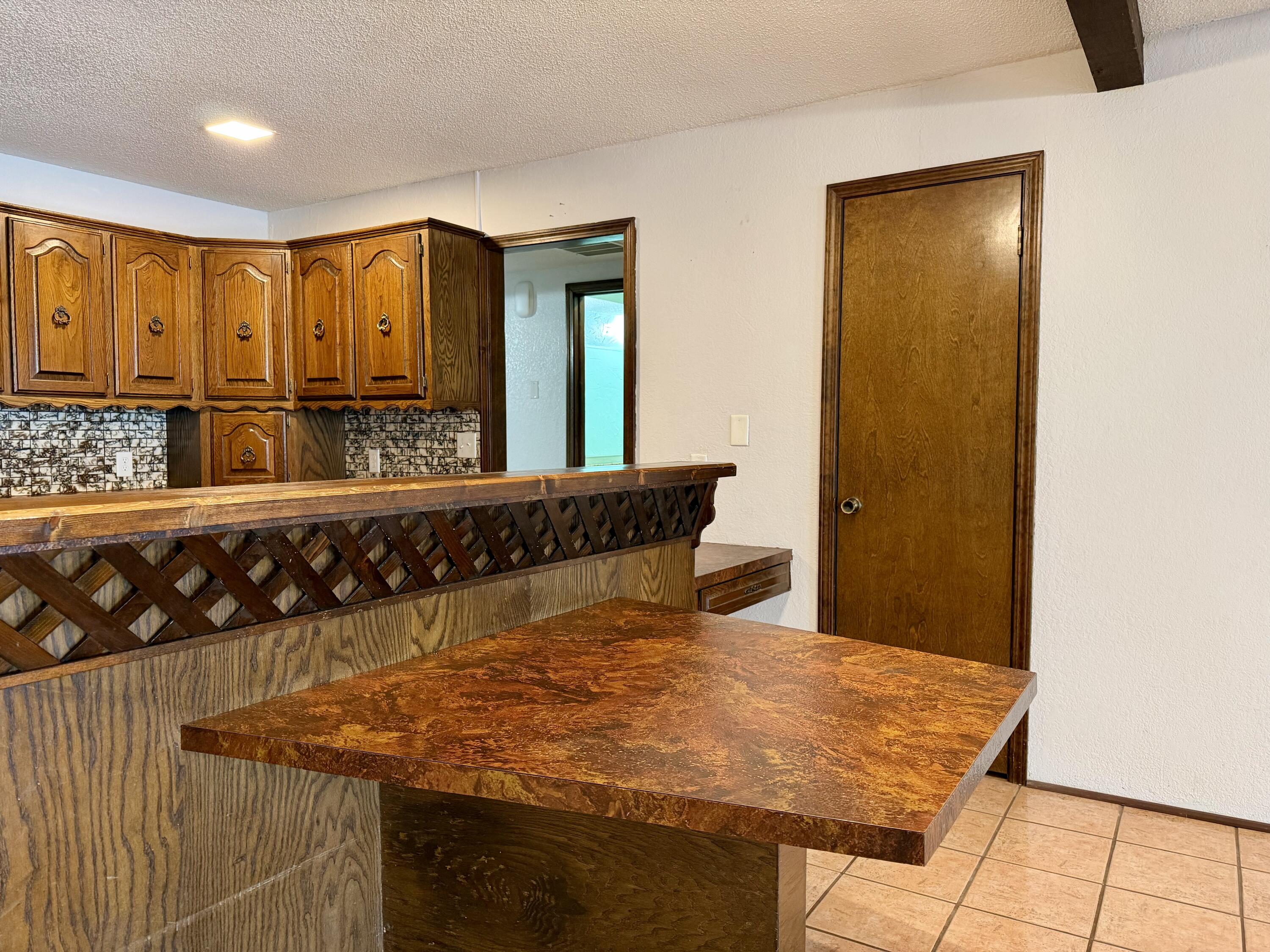 1018 South Lillian Avenue Property Photo 8