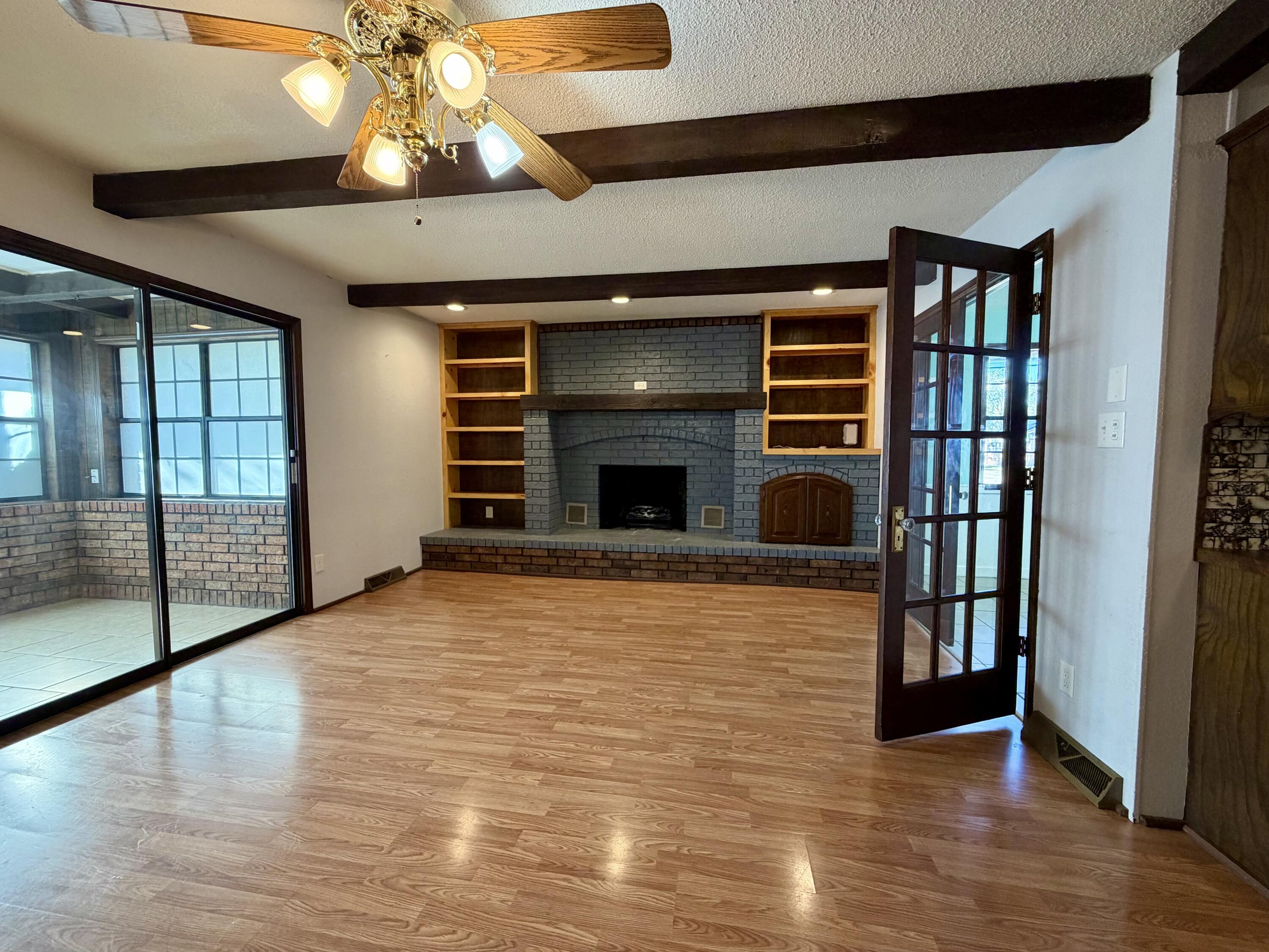 1018 South Lillian Avenue Property Photo 9