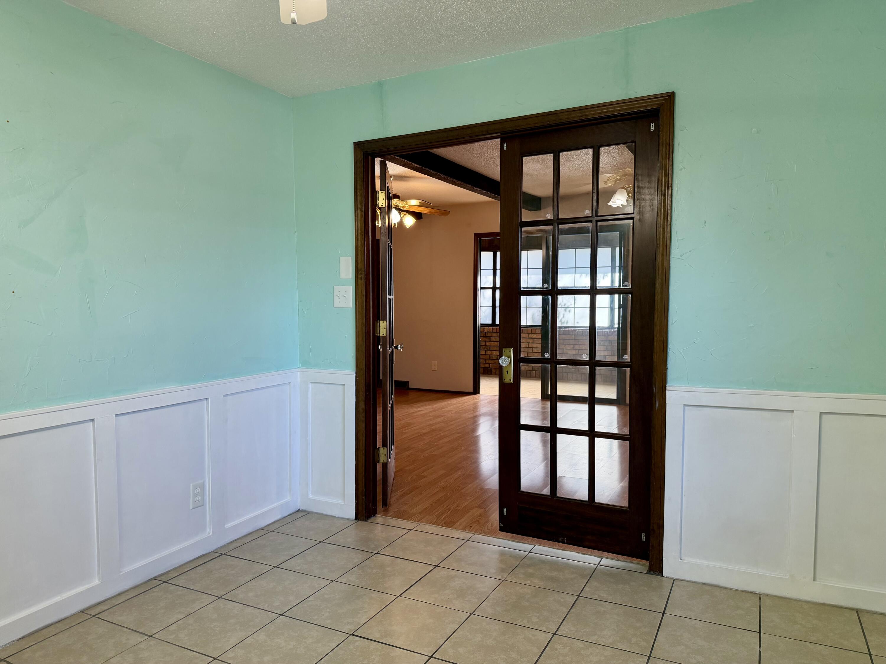 1018 South Lillian Avenue Property Photo 12