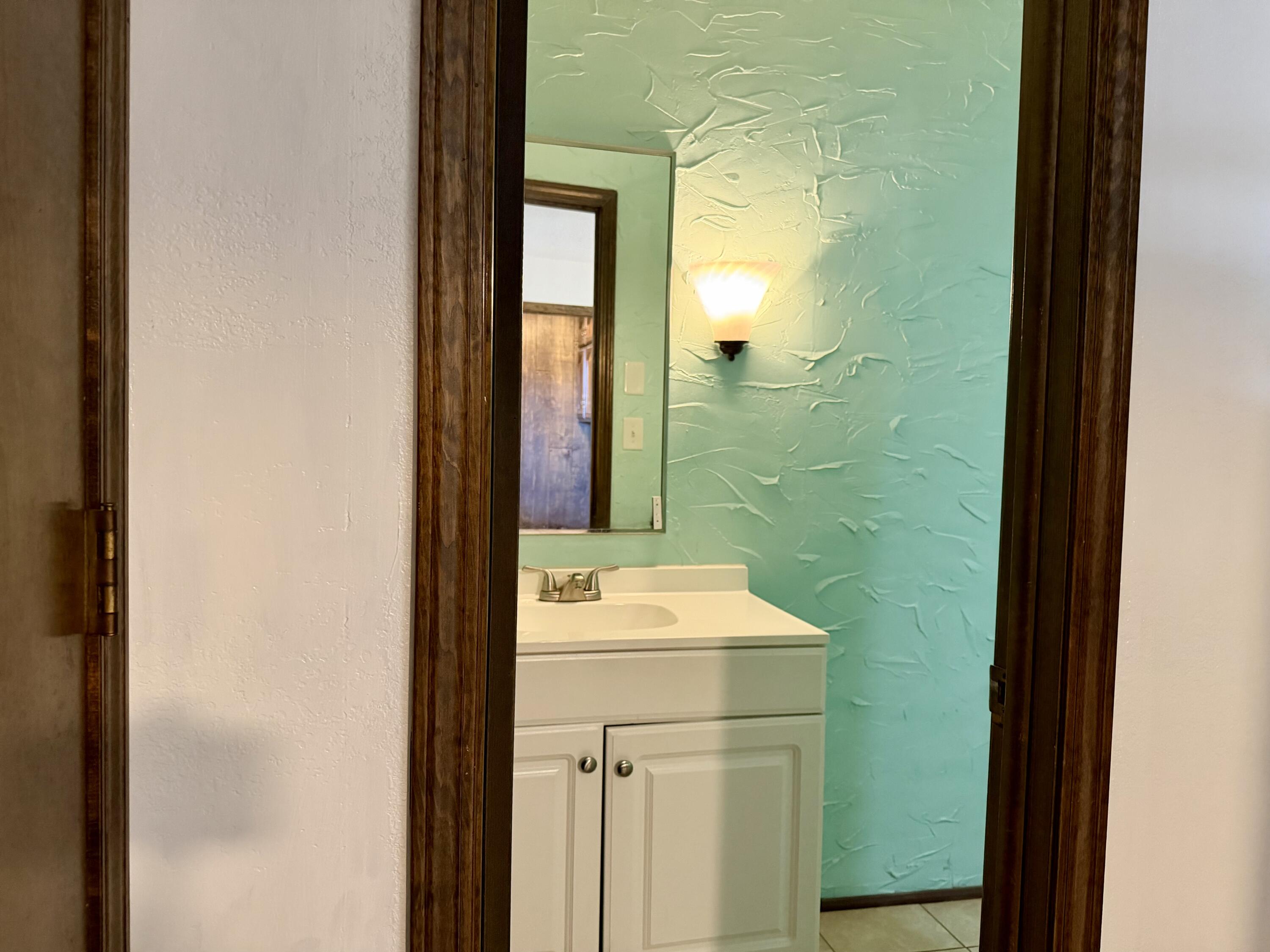 1018 South Lillian Avenue Property Photo 13