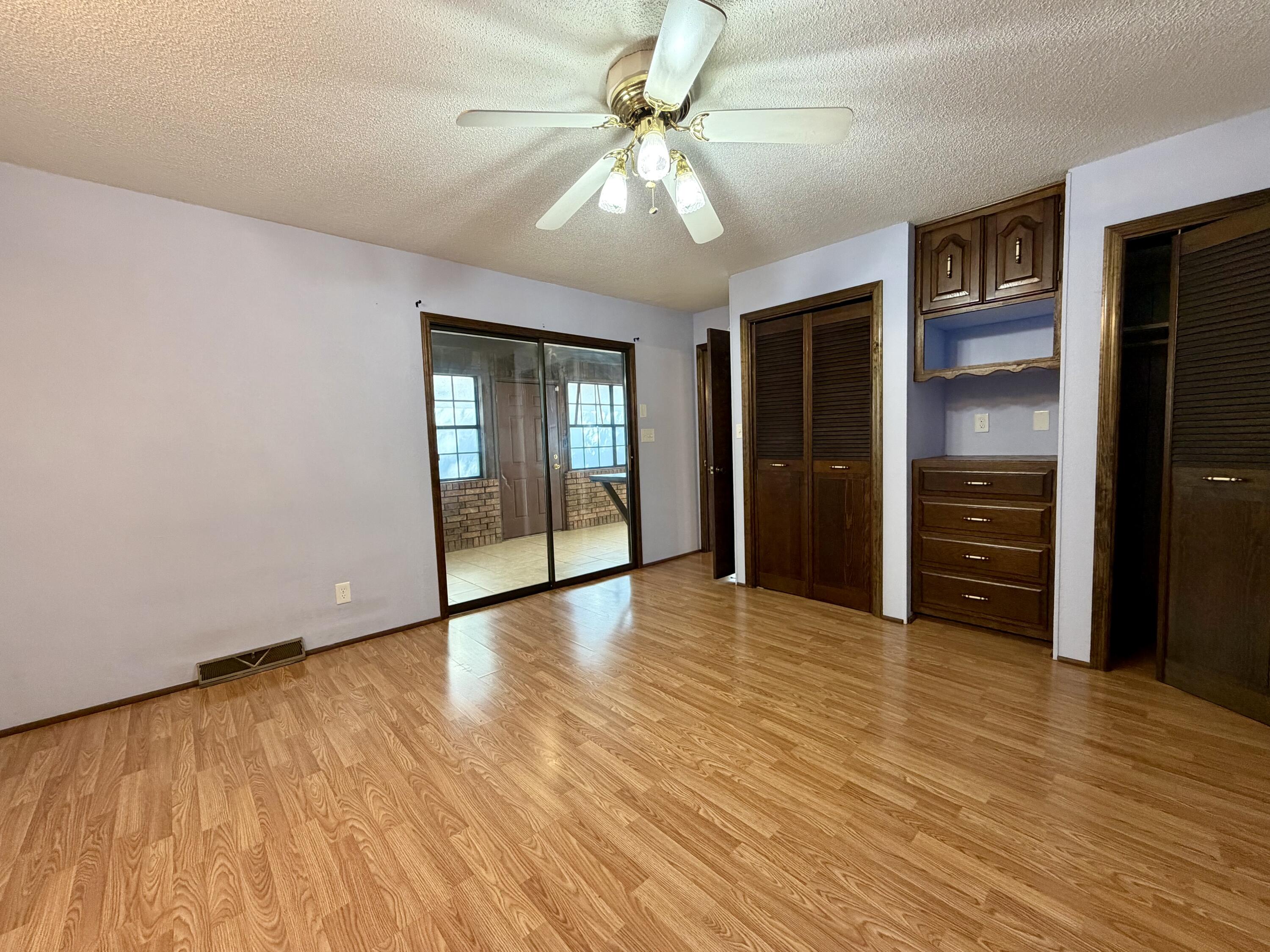 1018 South Lillian Avenue Property Photo 17