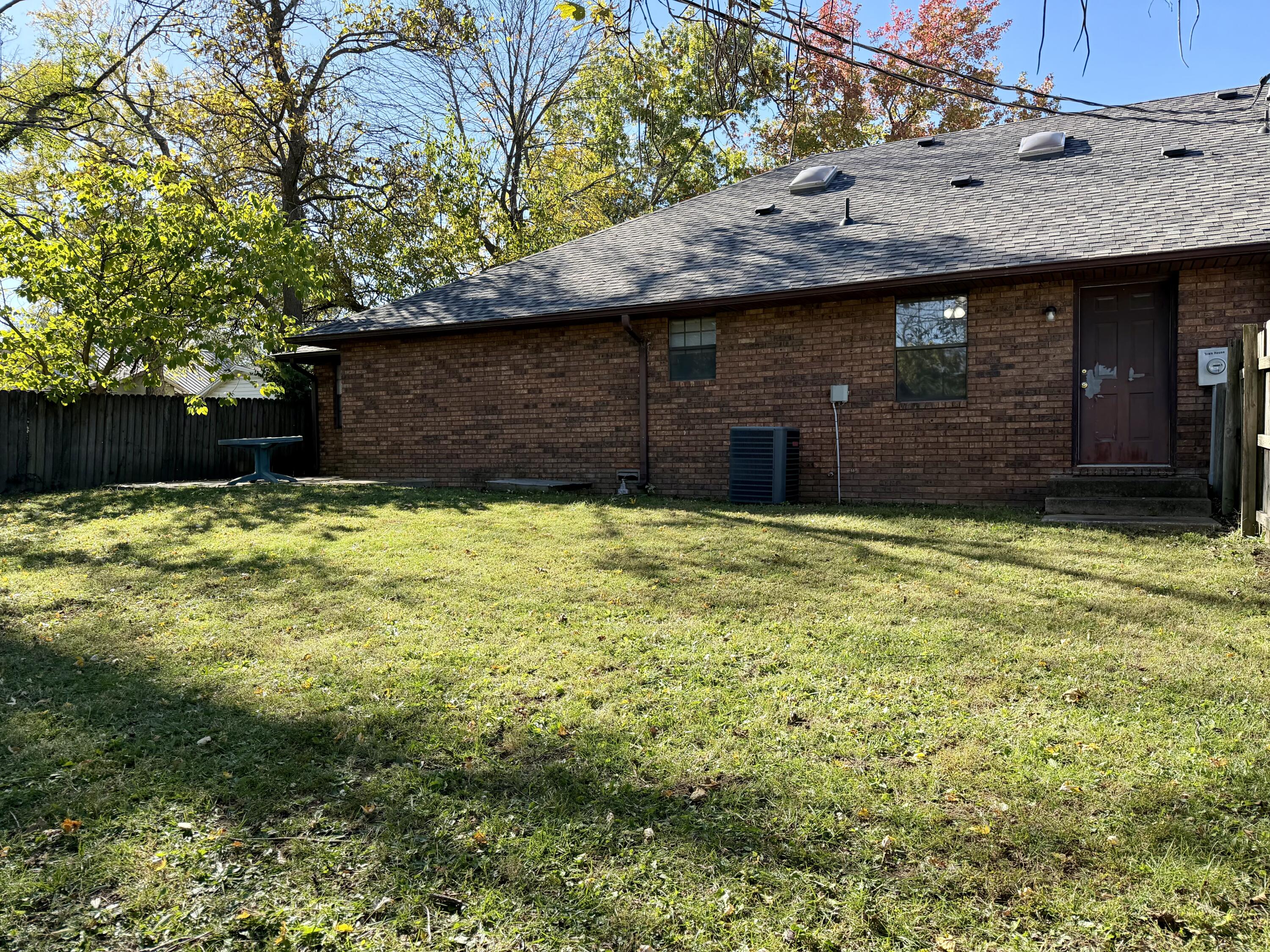 1018 South Lillian Avenue Property Photo 25