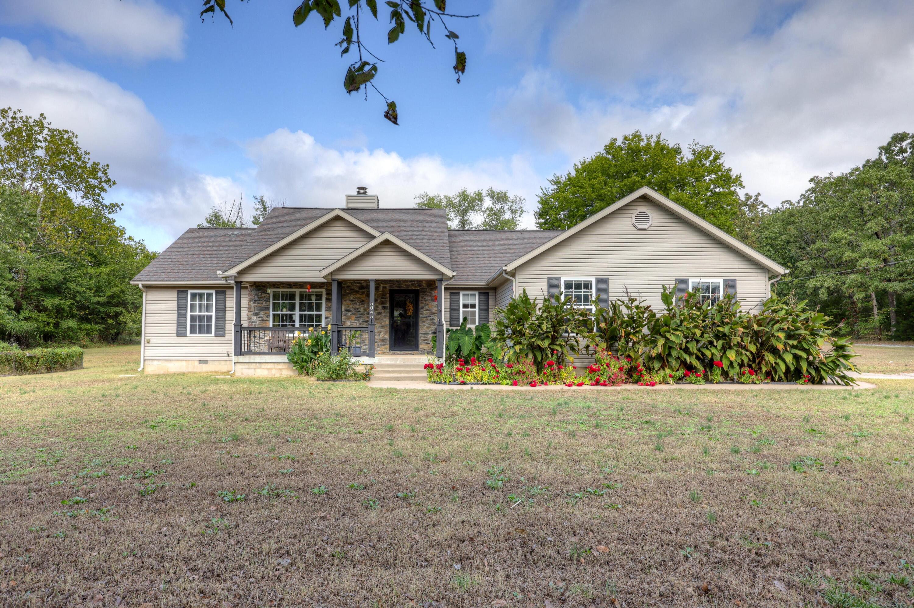 5045 County Lane 273 Property Photo 1