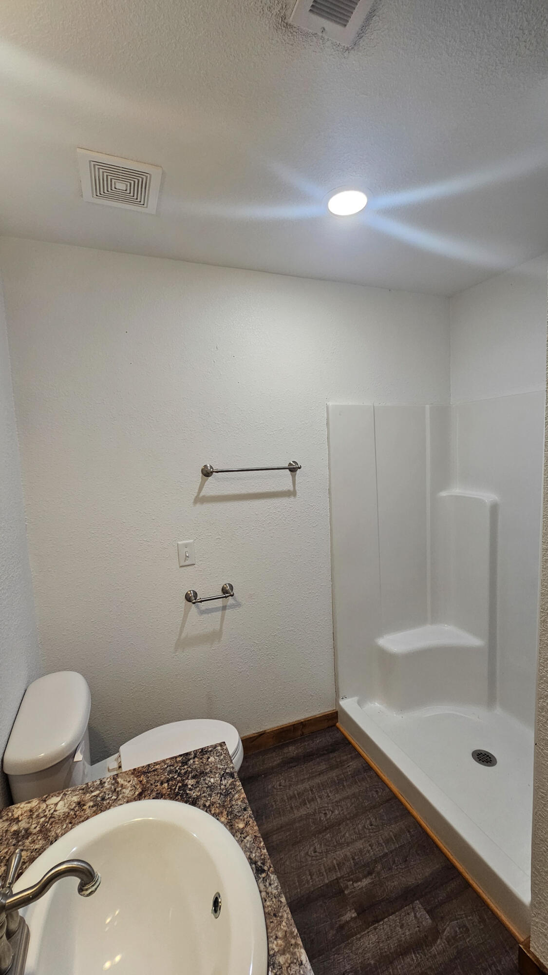 625/627 West Hawthorne Street Property Photo 9