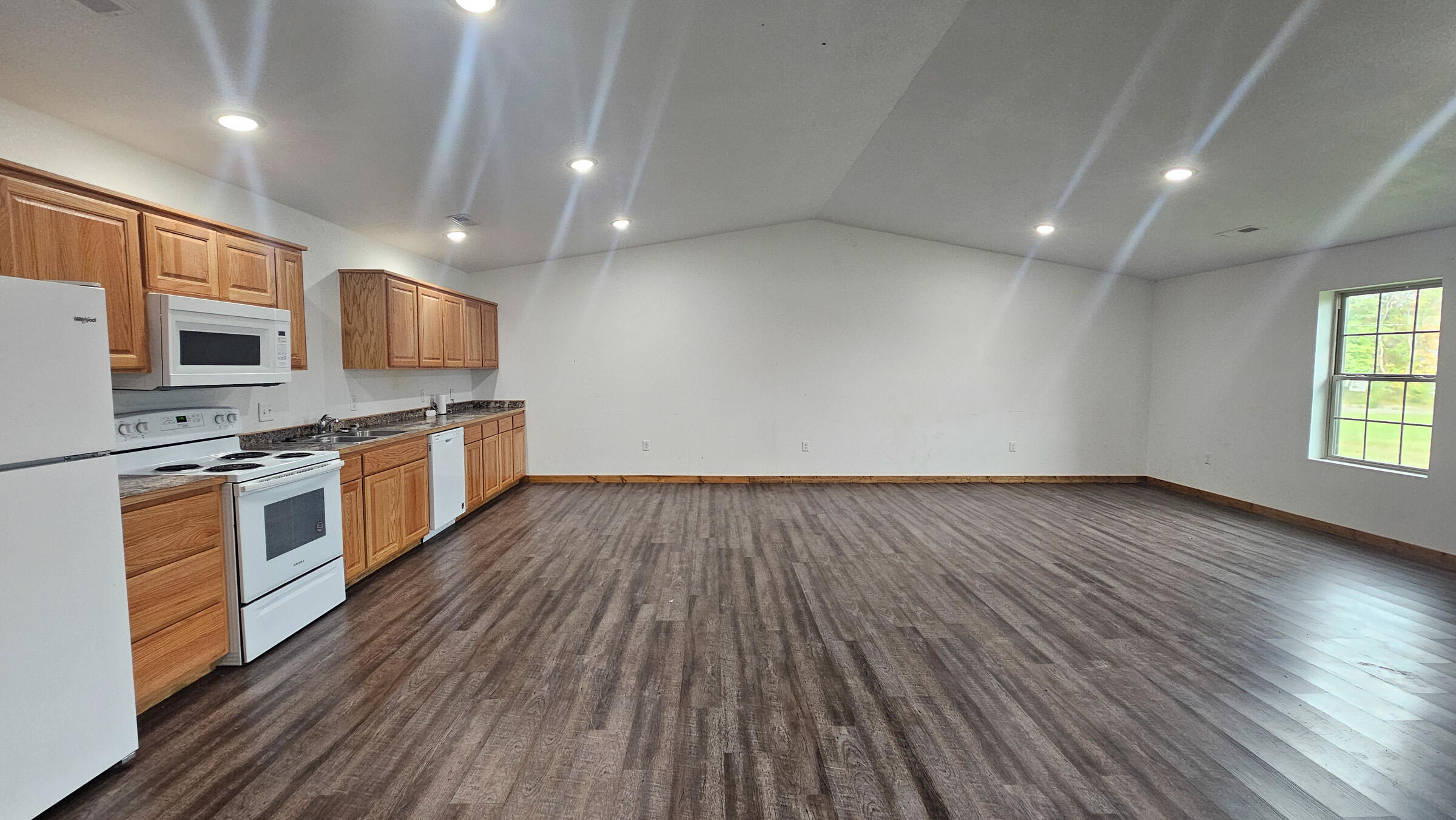 625/627 West Hawthorne Street Property Photo 18