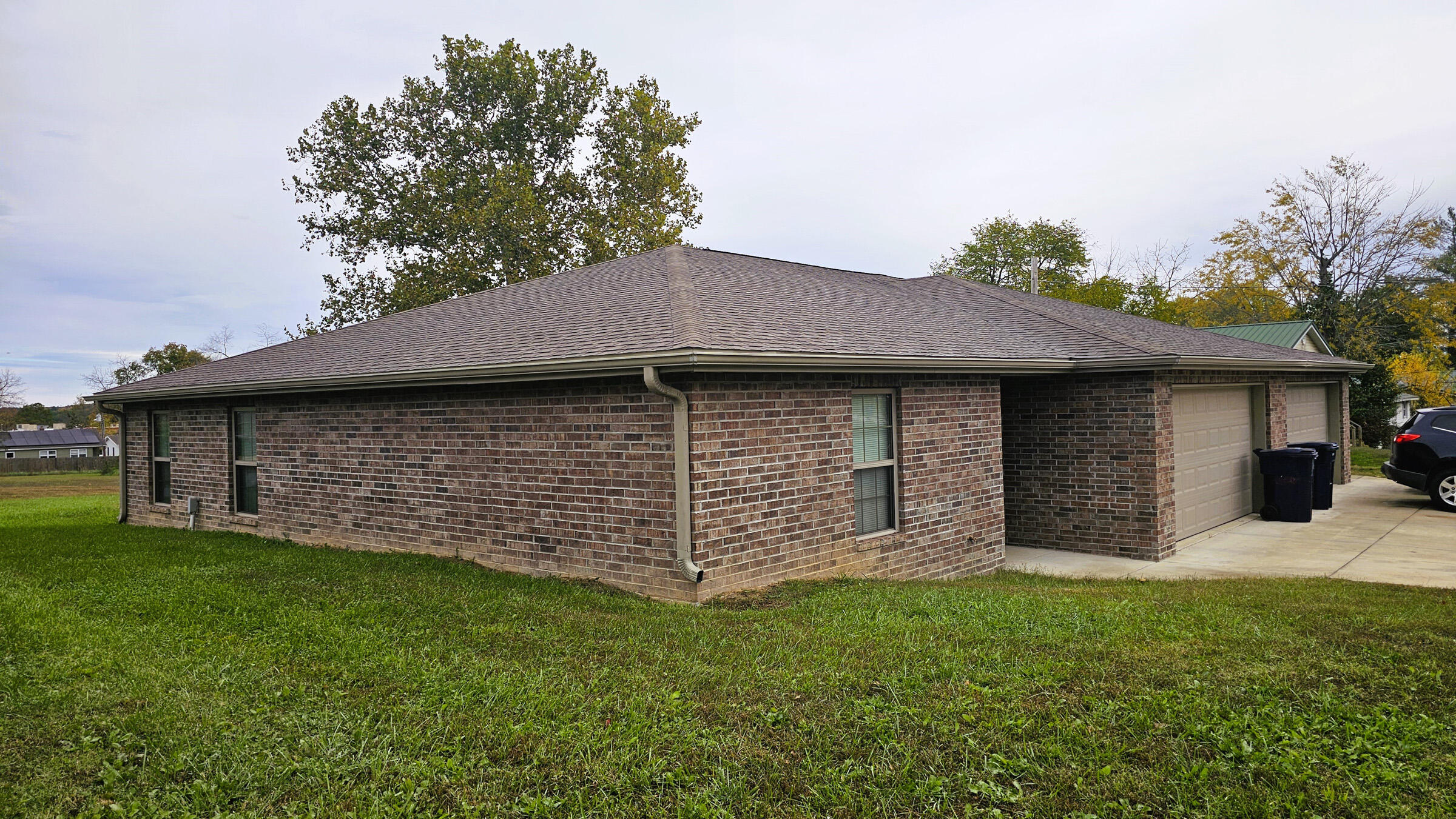 625/627 West Hawthorne Street Property Photo 22