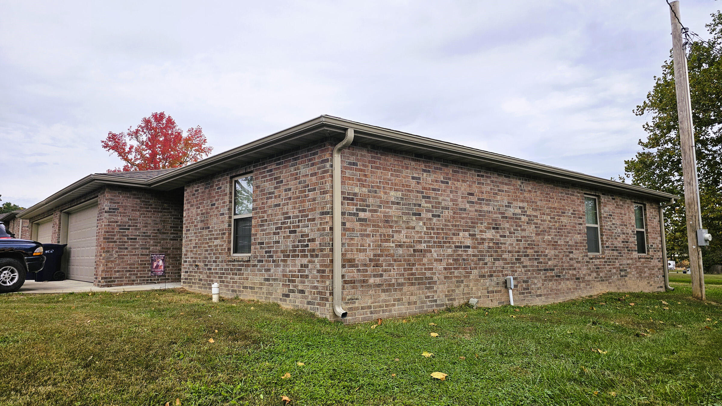 625/627 West Hawthorne Street Property Photo 23