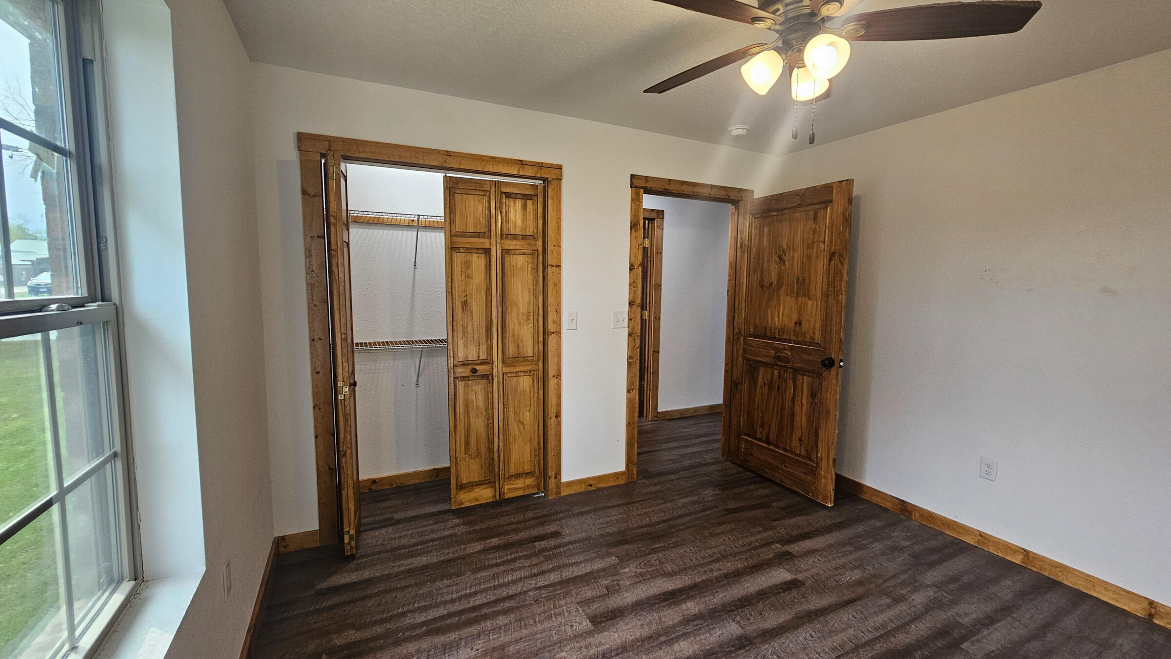 625/627 West Hawthorne Street Property Photo 11